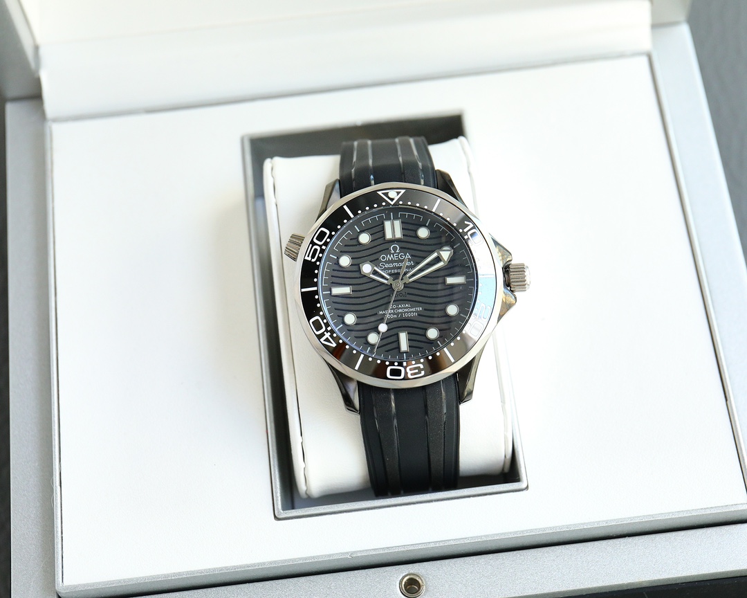 [TOP] OMEGA Omega Seamaster 300m Diver Watch