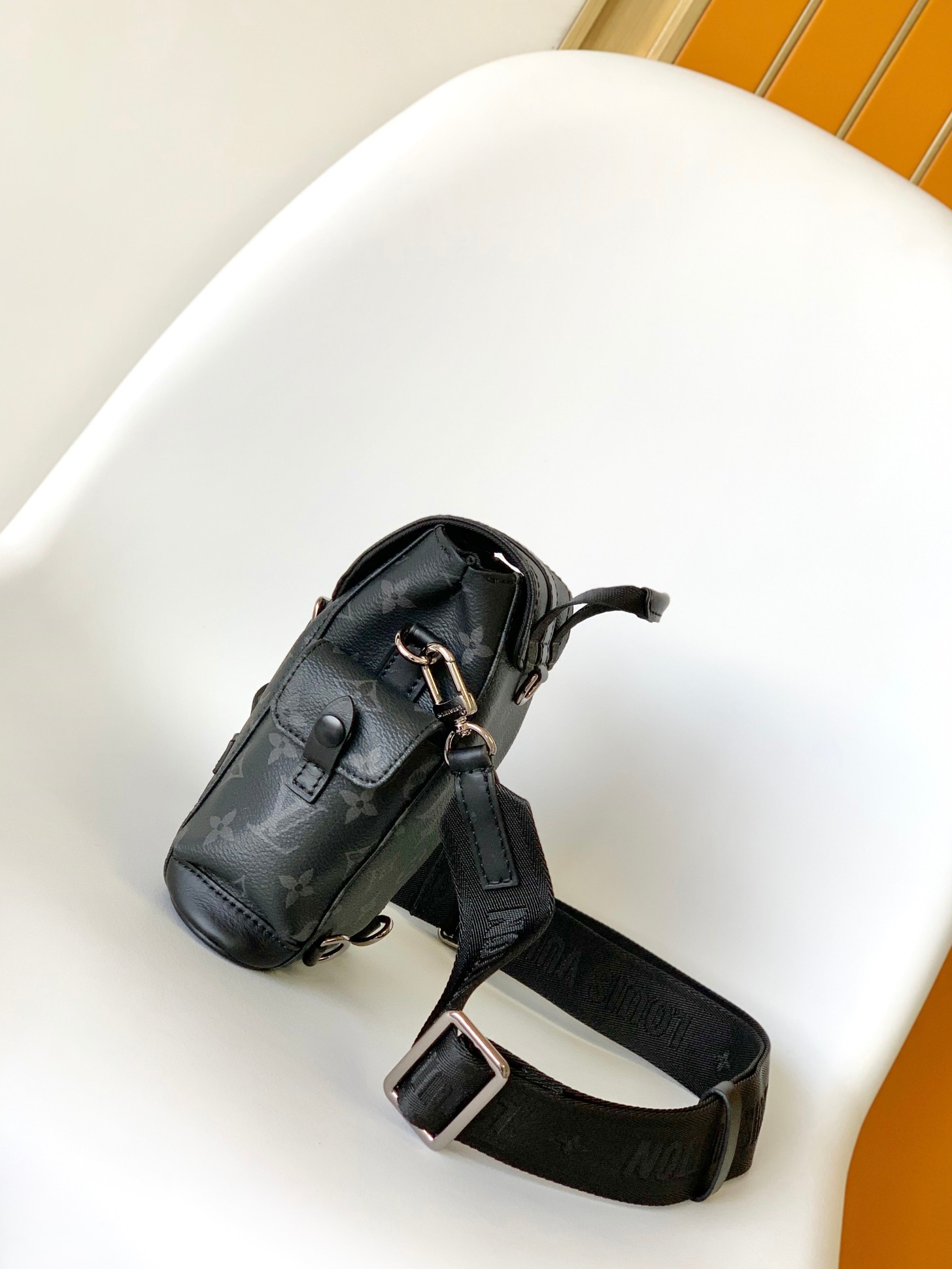 [TOP] Louis Vuitton LV Men's Nano Christopher - 14x19x6CM - Black