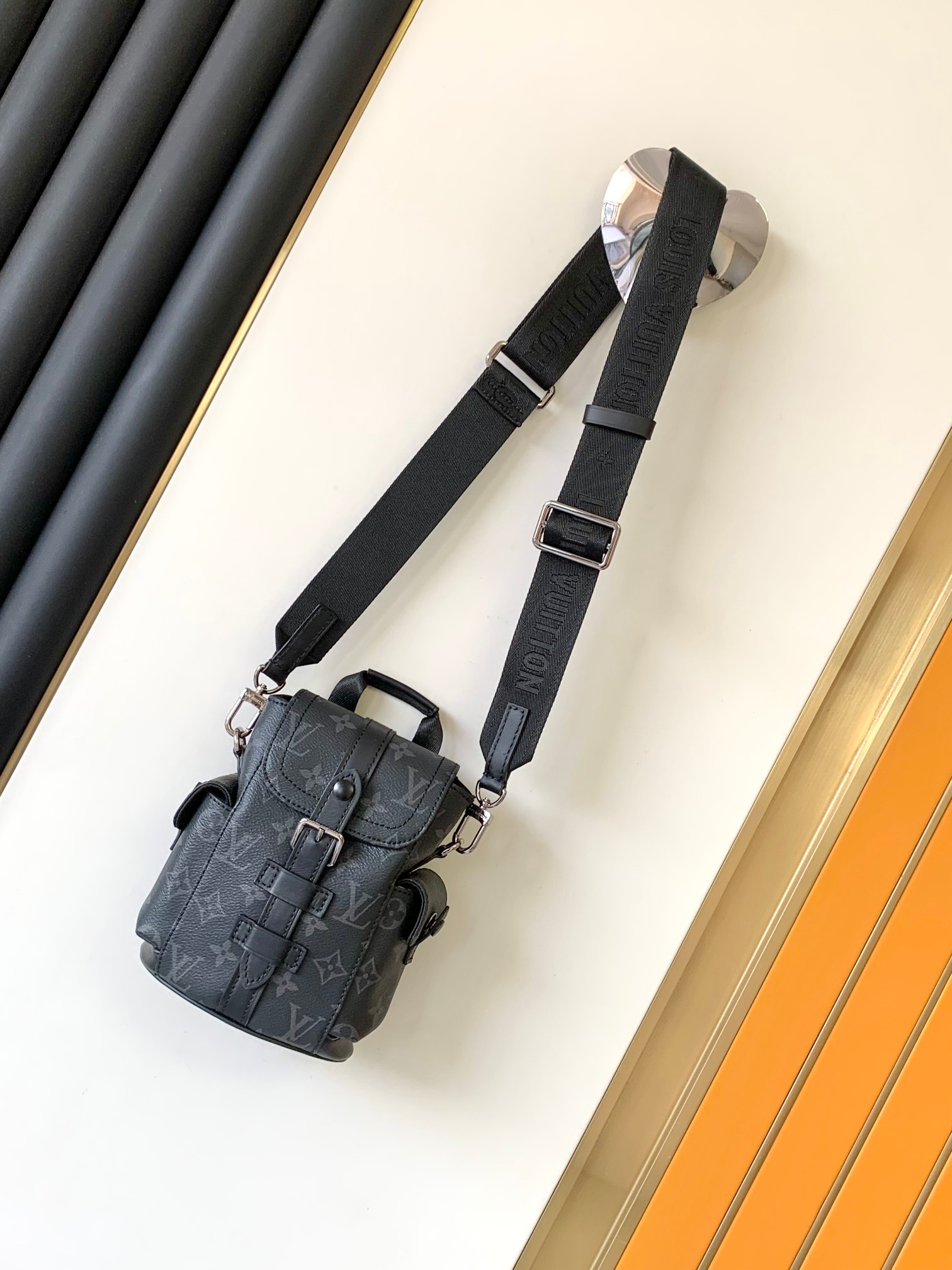 [TOP] Louis Vuitton LV Men's Nano Christopher - 14x19x6CM - Black