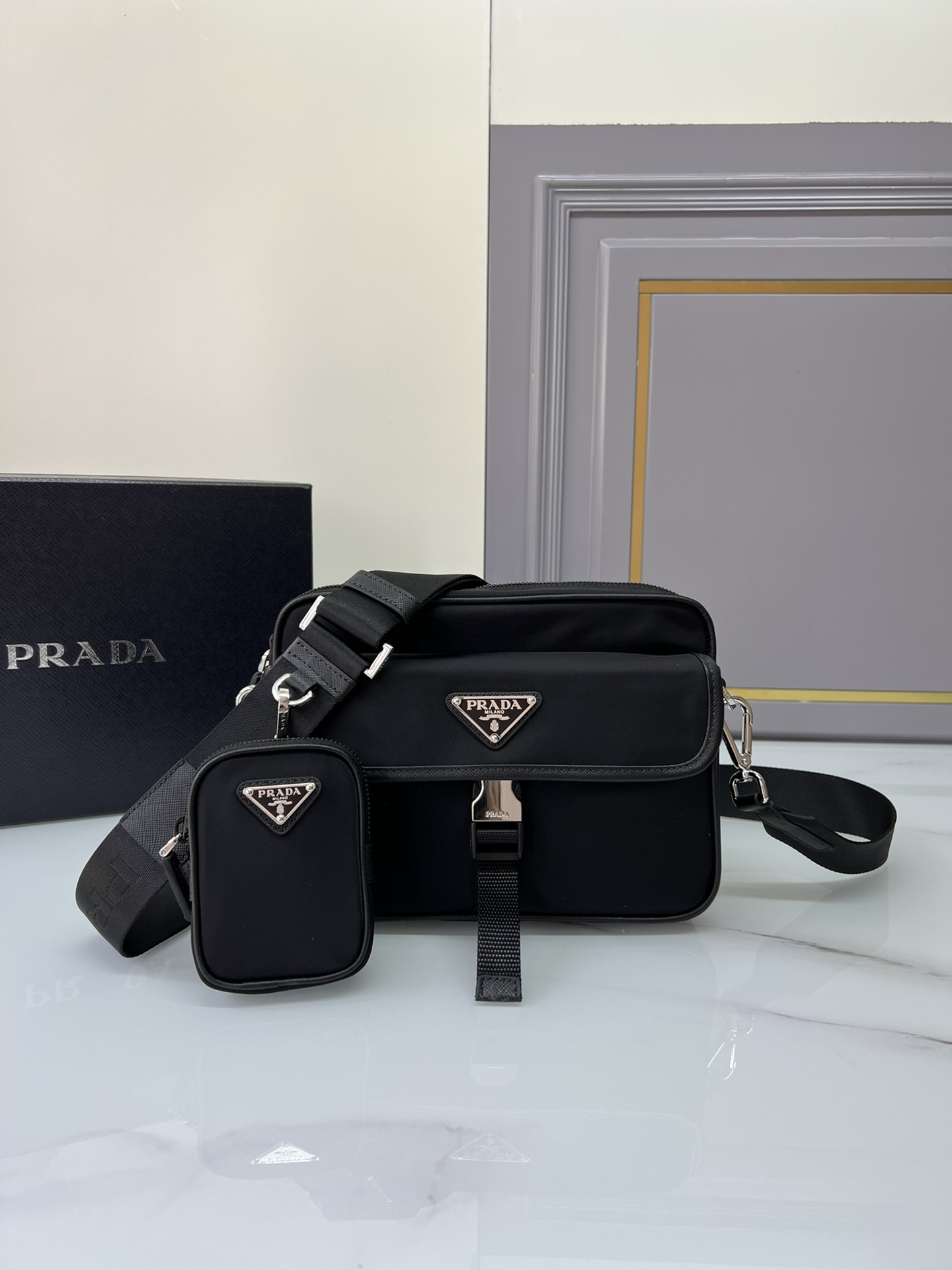 [TOP] PRADA Messenger Bag Nylon 22x16x5cm - Black