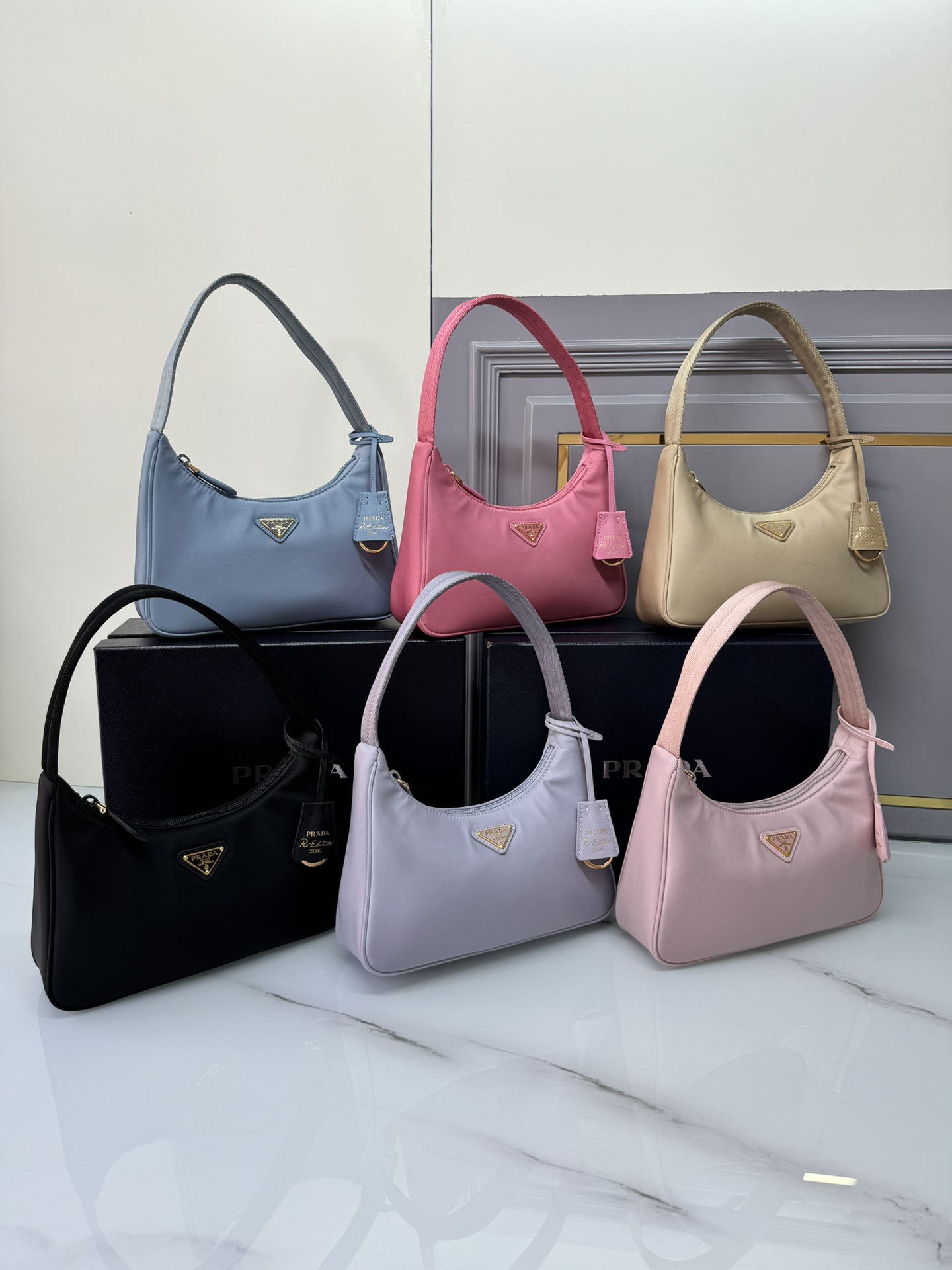 [TOP] PRADA Re-Edition 2000 Bag Parachute Fabric with Leather Shoulder Strap 22x18x6cm - 6 Color & GHW
