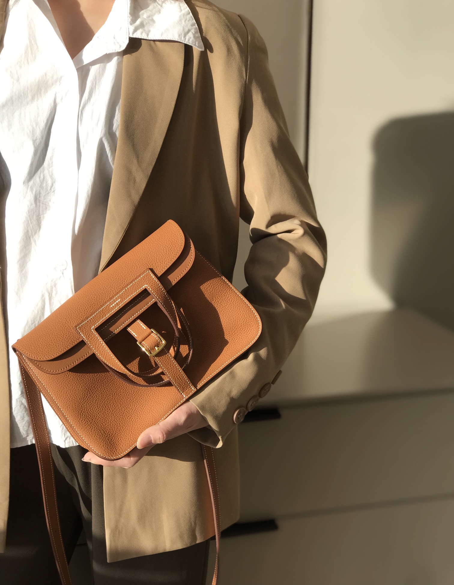 [TOP] HERMES  Clemence Leather Halzan Bag 25cm - Golden Brown