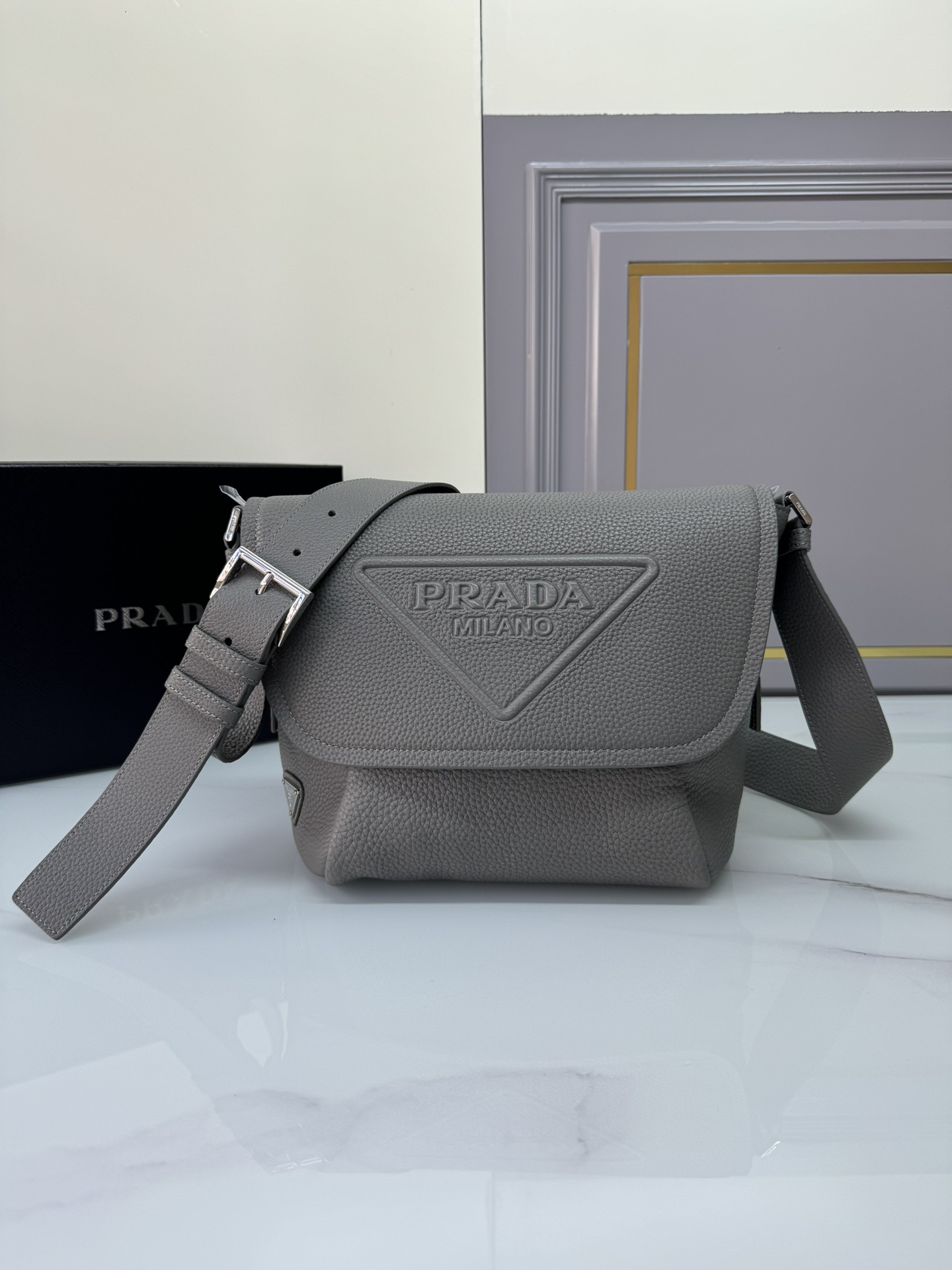 [TOP] PRADA Flap Messenger Bag Leather 22x22x12cm - 3 Color