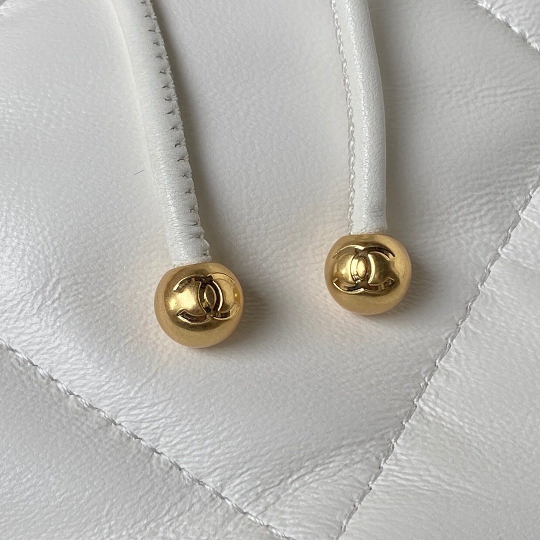 [TOP] CHANEL Classics Backpack - 26X22X16cm - GHW&SHW - White