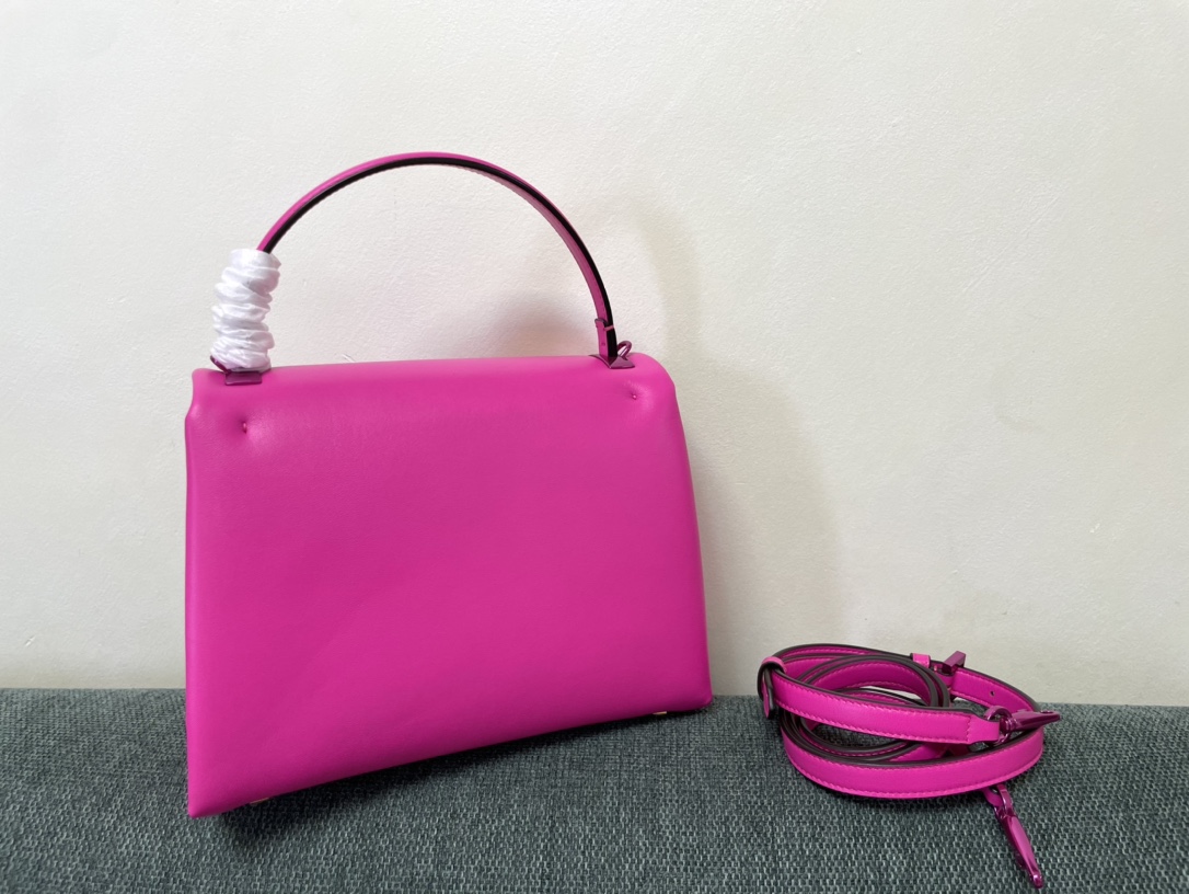 [TOP] VALENTINO One Stud Bag Lambkin Small 24x18x10cm - 5 Colors