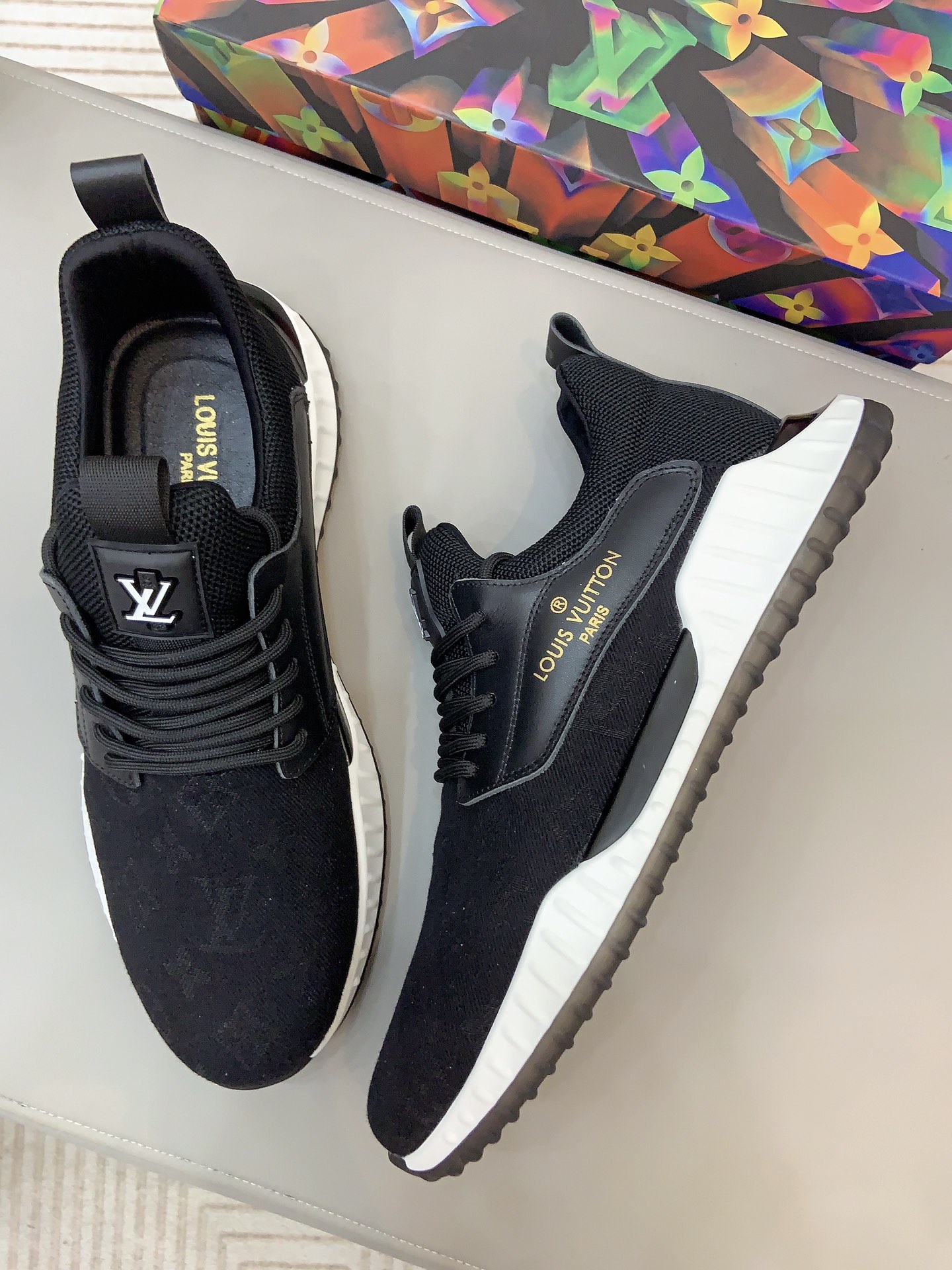 [TOP] Louis Vuitton LV Men's Breathable Sports Shoes - 2 Colors