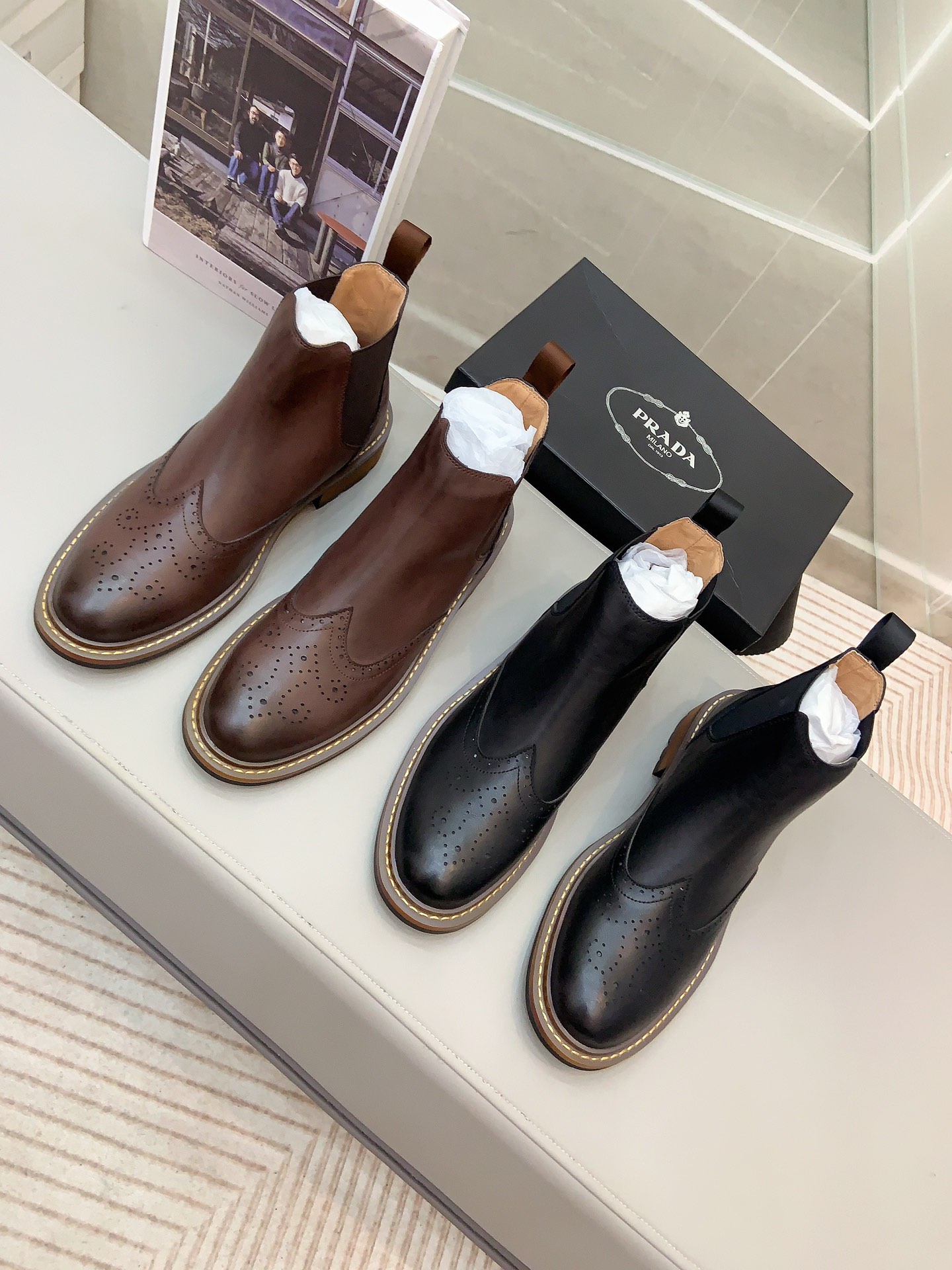 [TOP] PRADA Men's Cowhide Short Boots - 2 Colors