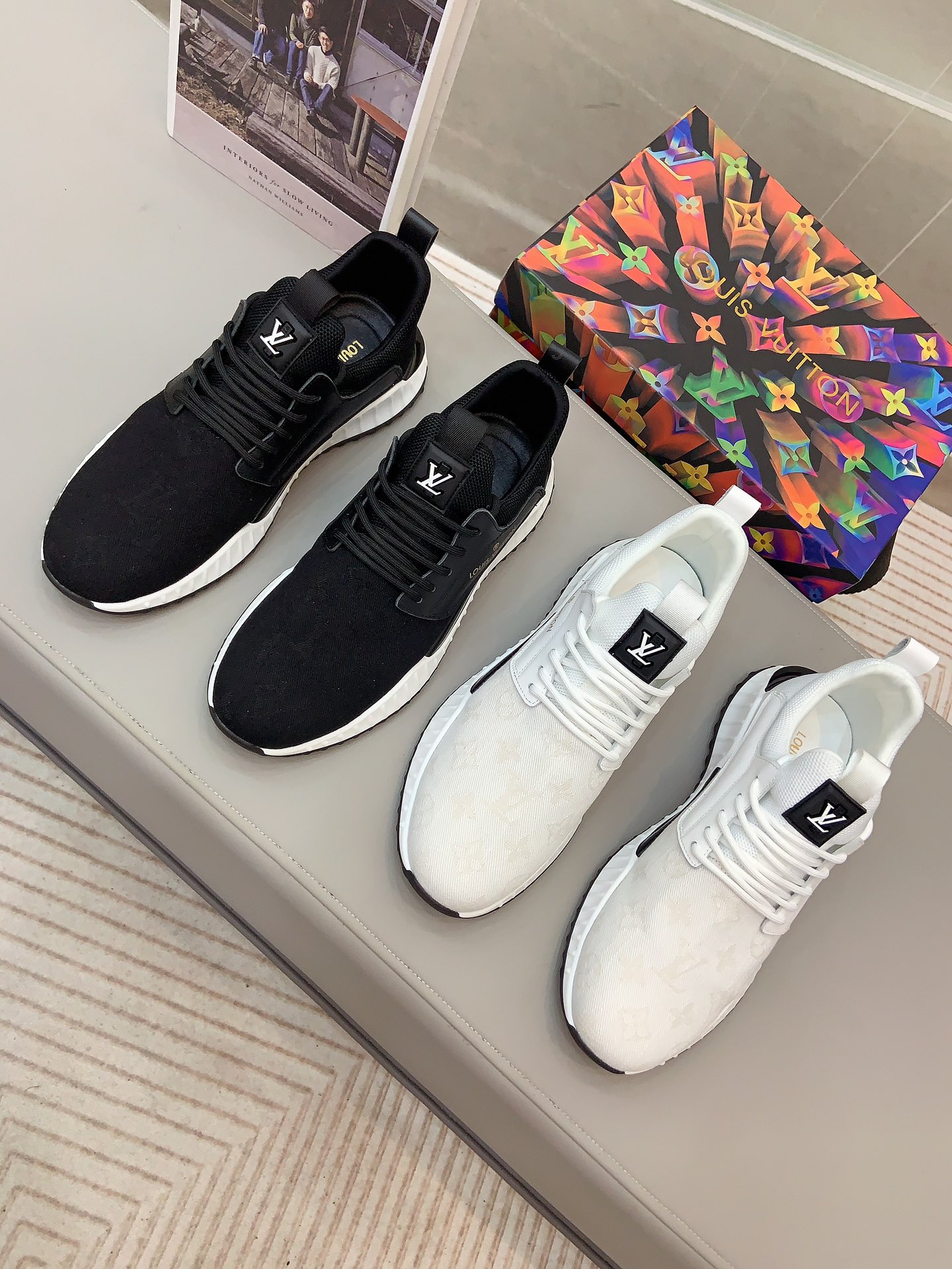 [TOP] Louis Vuitton LV Men's Breathable Sports Shoes - 2 Colors