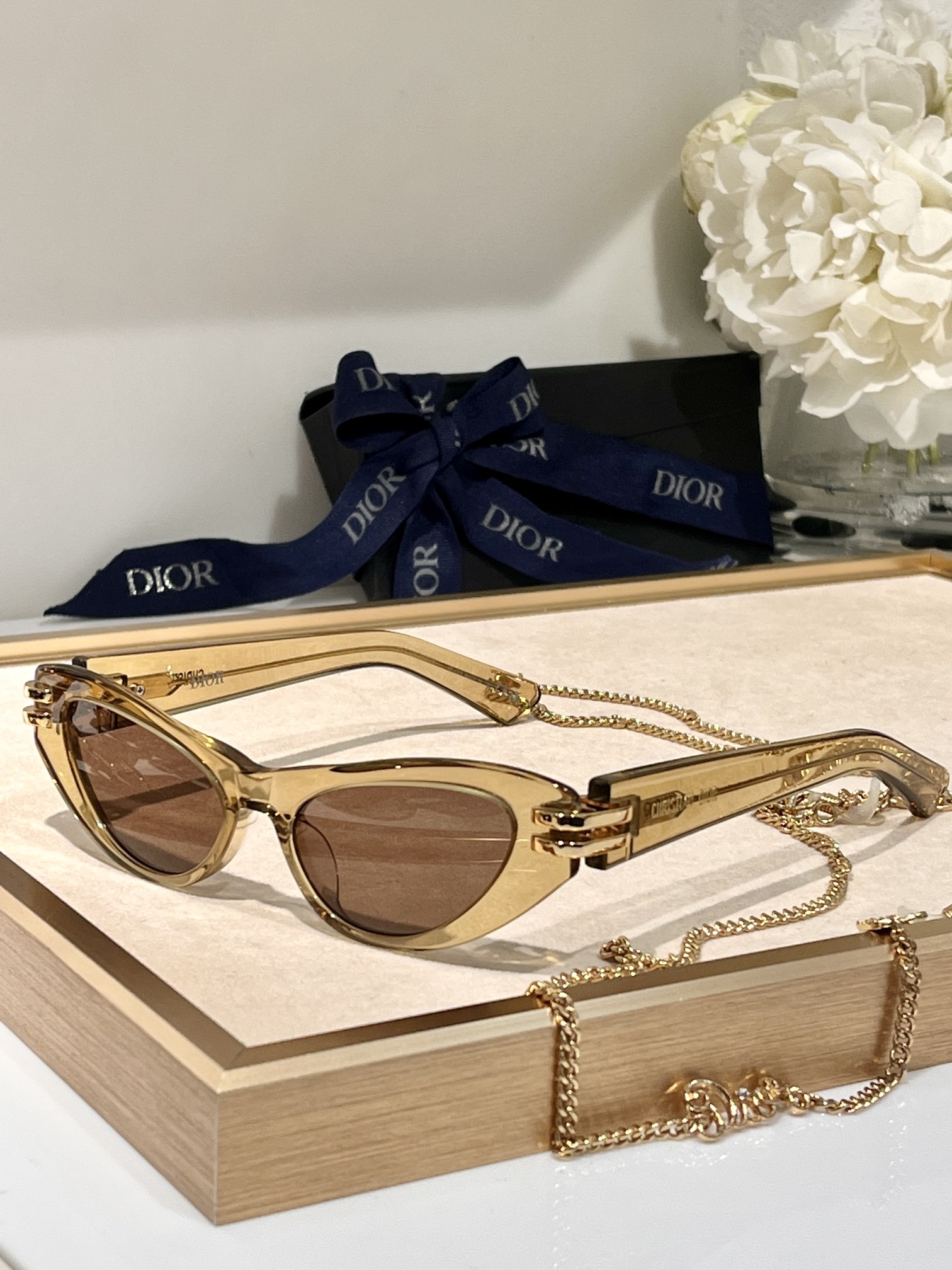 [TOP] Christian Dior Chain Sunglasses - 6 Colors
