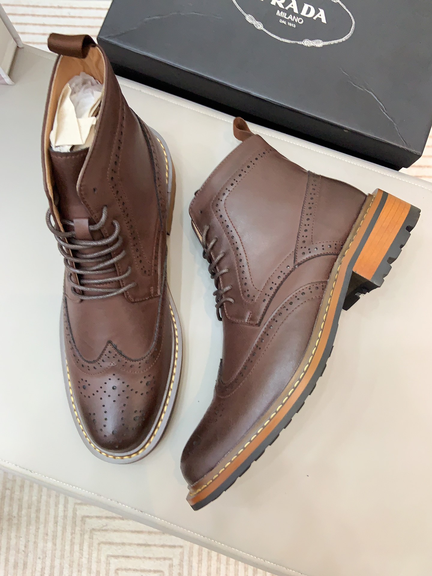 [TOP] PRADA Men's Cowhide Short Boots - 2 Colors