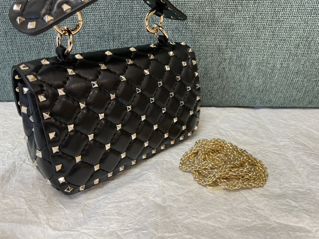 [TOP] VALENTINO Rockstud Spike Bag Lambkin Small 20x6x12cm - Black