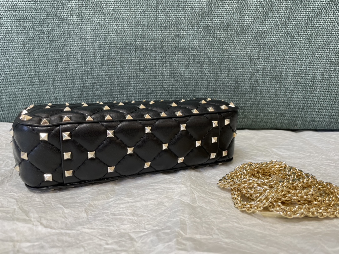 [TOP] VALENTINO Rockstud Spike Bag Lambkin Small 20x6x12cm - Black