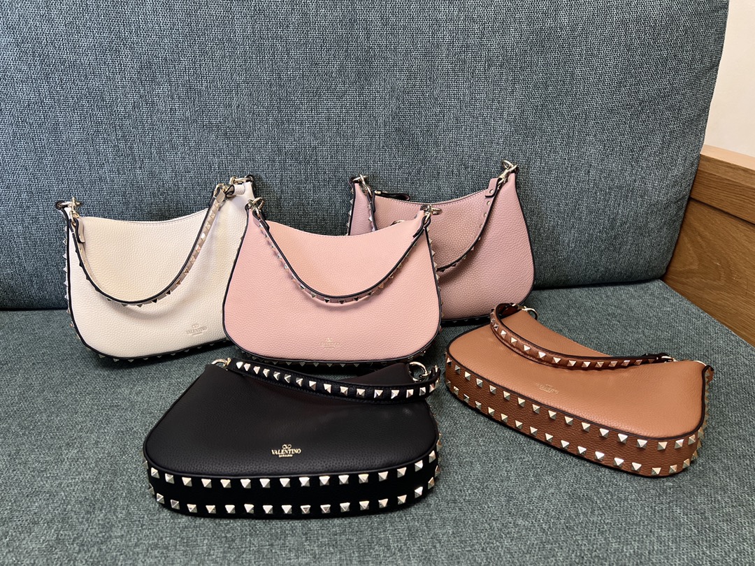 [TOP] VALENTINO Hobo Rockstud Bag Calfskin Leather 20x12.5x1.5cm - 6 Color