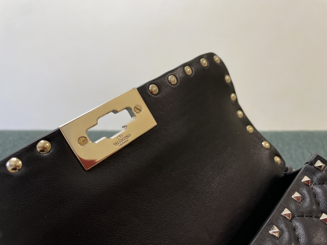 [TOP] VALENTINO Rockstud Spike Bag Lambkin Small 20x6x12cm - Black