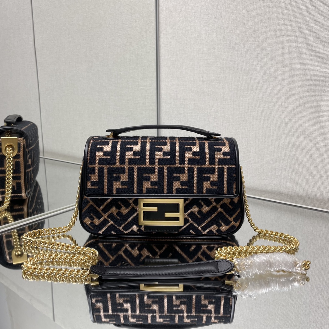 [TOP] FENDI Braid Baguette Bag - 24x14.5x6cm - GHW - Two Colors