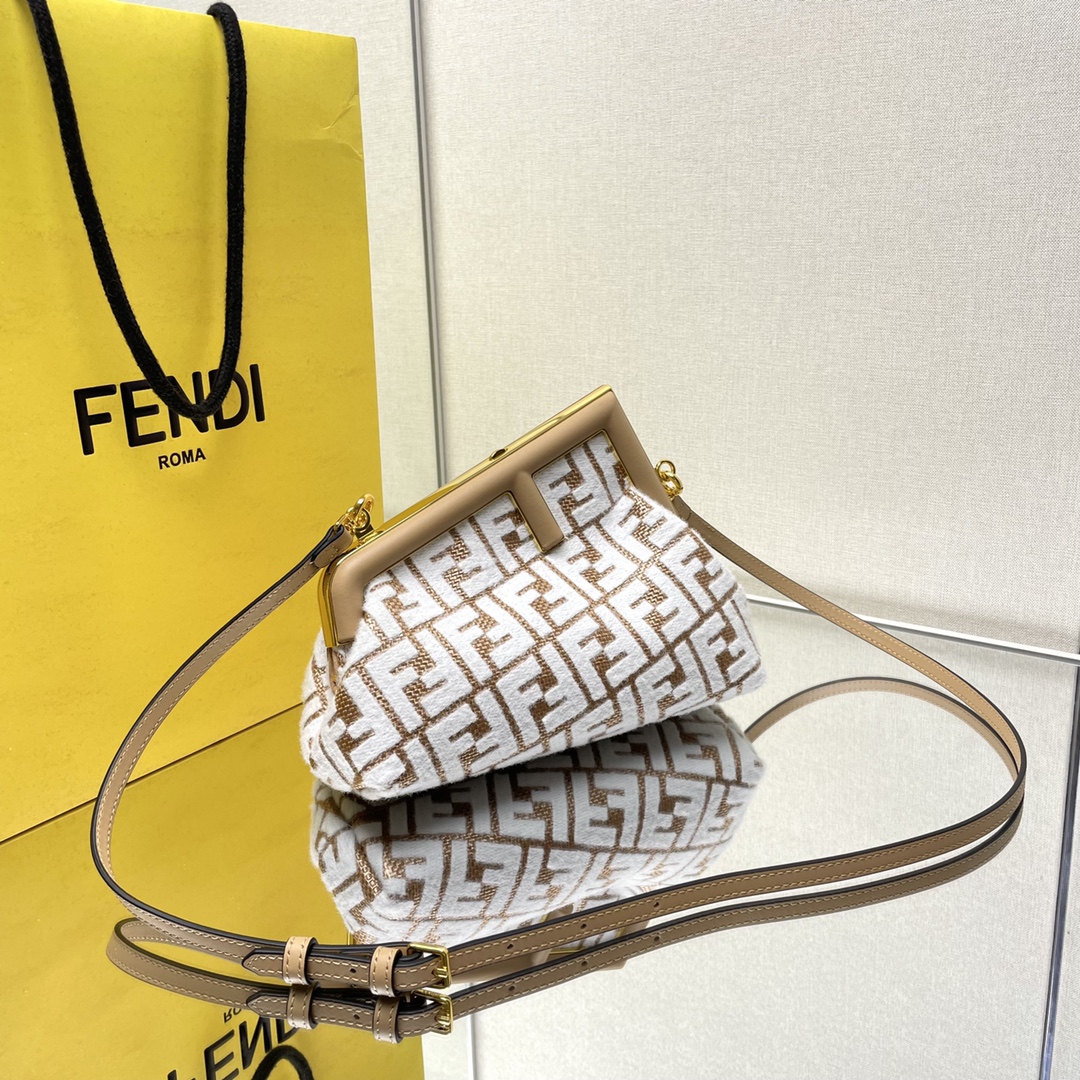 [TOP] FENDI Braid First Bags - 26x9.5x18cm - Two Colors