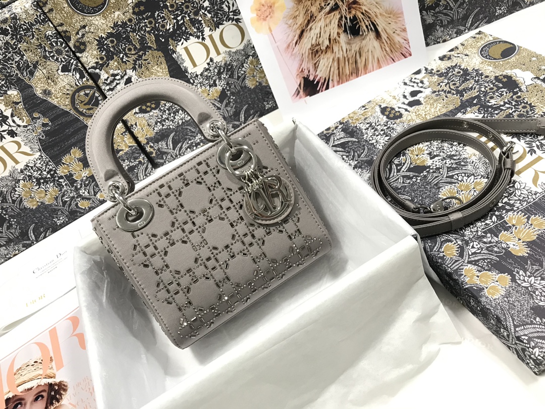 [TOP] Christian Dior Imitation Crystal Embroidery Lady Christian Dior Bags 17×15×7cm - 2 Colors