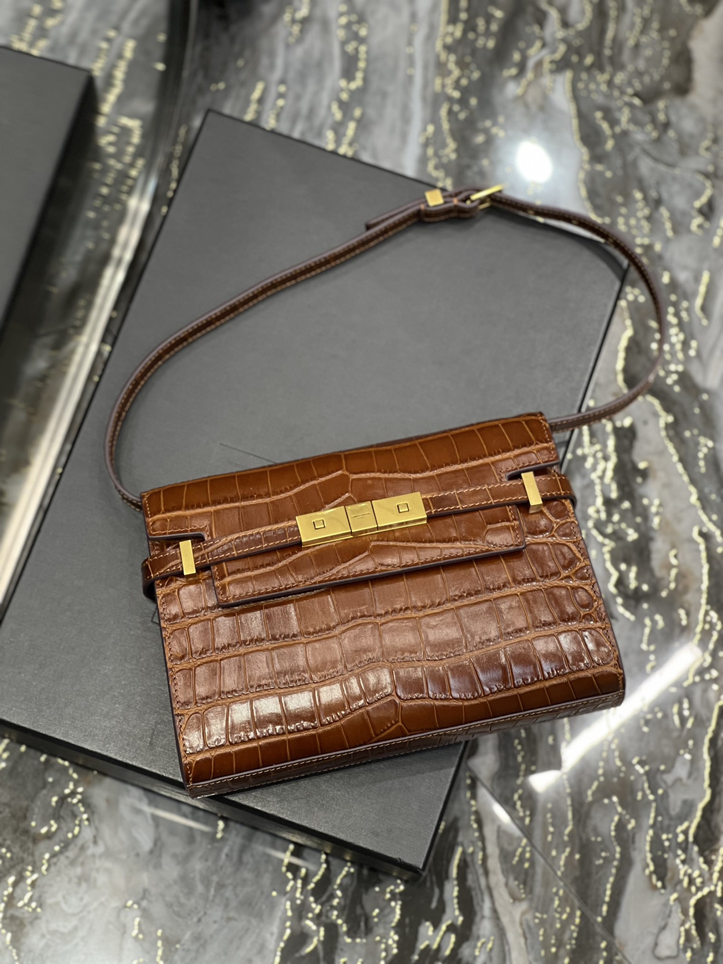 [TOP] Yves Saint Laurent YSL Crocodile Manhattan Baguette Bag - Brown&GHW - 24x17.5x6cm