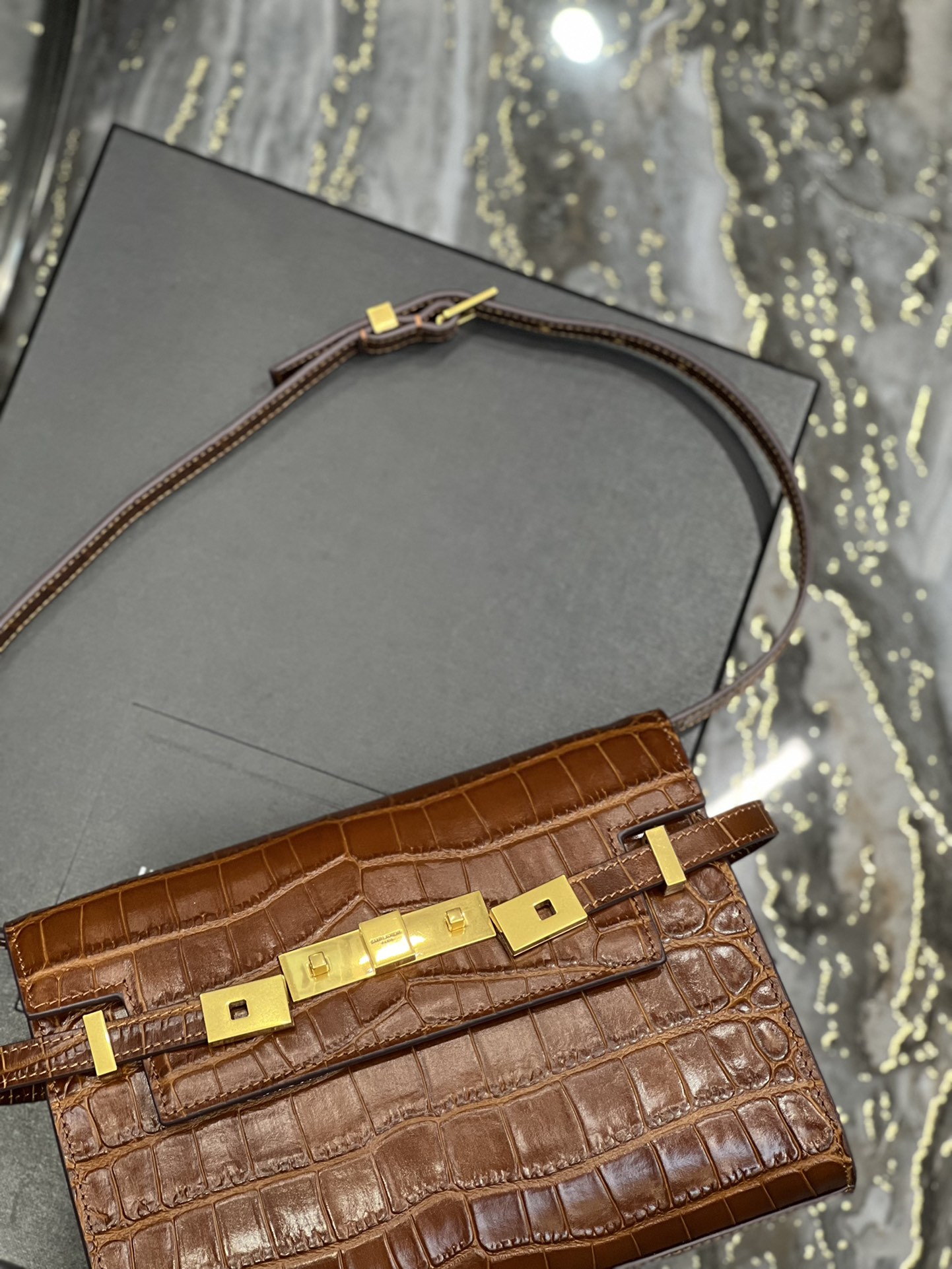 [TOP] Yves Saint Laurent YSL Crocodile Manhattan Baguette Bag - Brown&GHW - 24x17.5x6cm