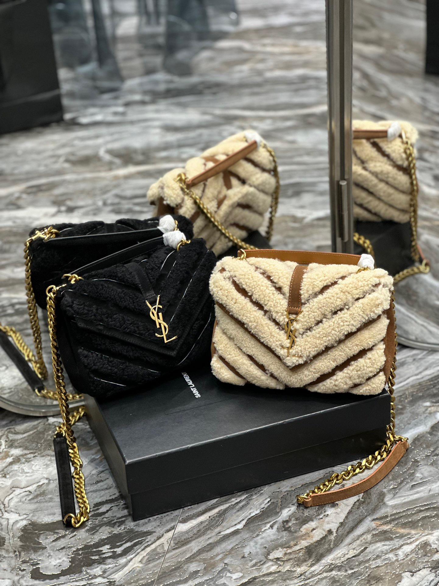 [TOP] Yves Saint Laurent YSL Lamb Wool Paired With Suede College Bags - 2 Colors - 24x17x6cm