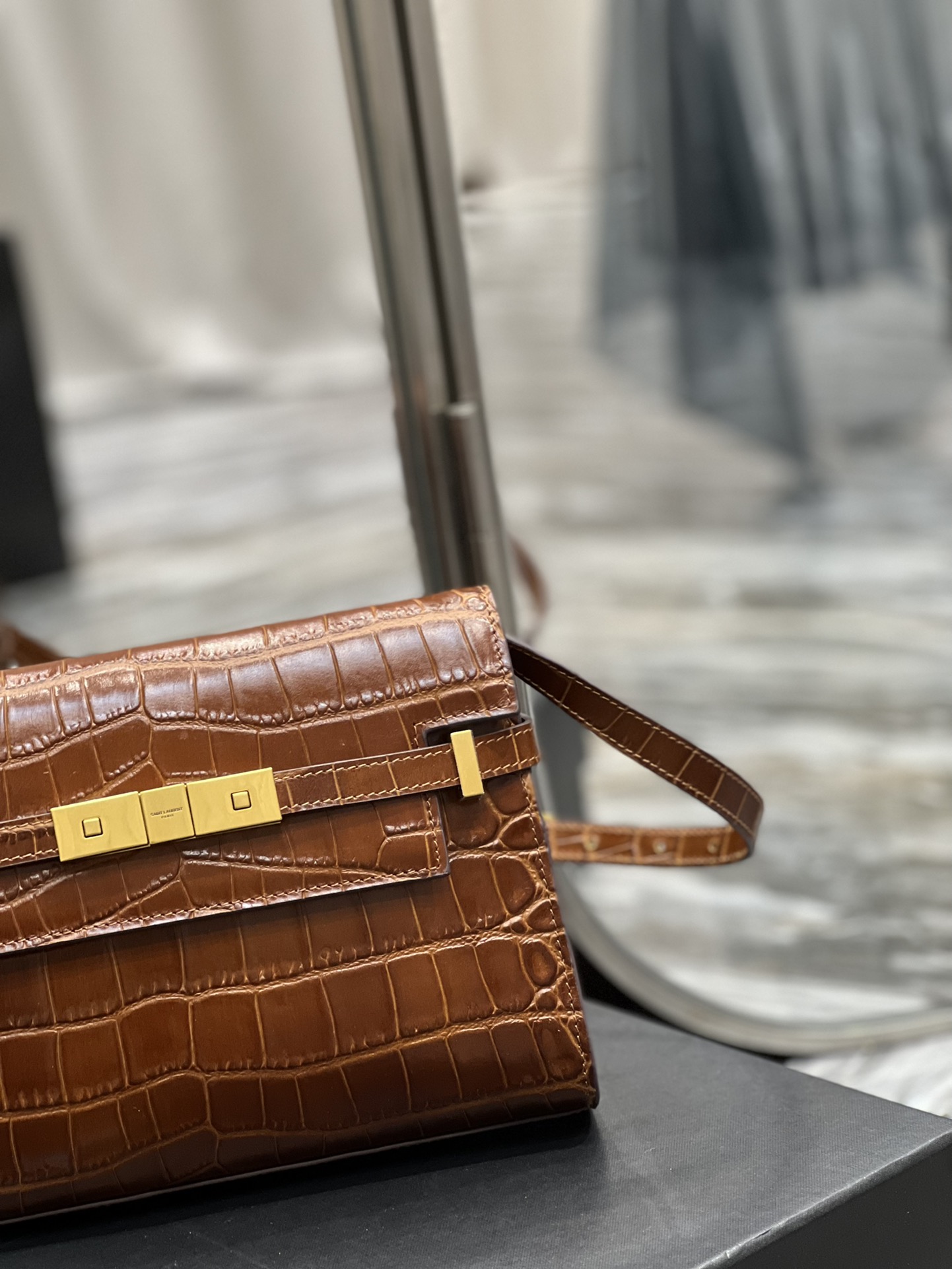 [TOP] Yves Saint Laurent YSL Crocodile Manhattan Baguette Bag - Brown&GHW - 24x17.5x6cm