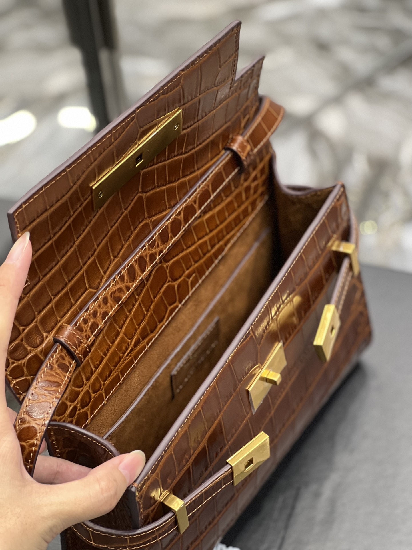 [TOP] Yves Saint Laurent YSL Crocodile Manhattan Baguette Bag - Brown&GHW - 24x17.5x6cm