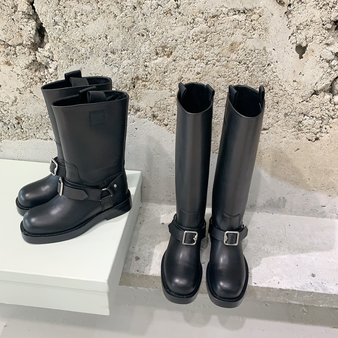[TOP] BURBERRY Thick Soled Cowhide Boots - Black - 2 Colors