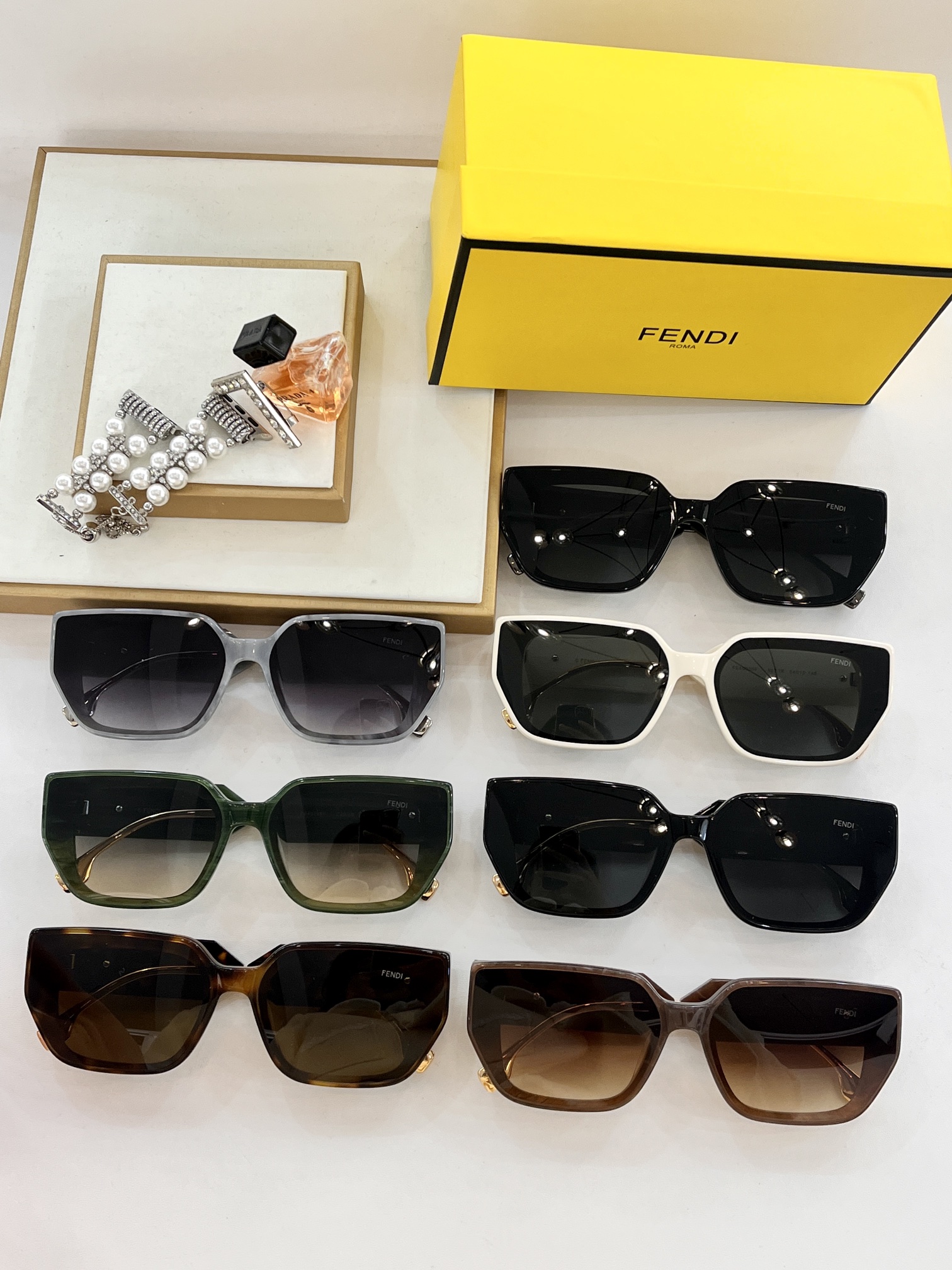 [TOP] FENDI Sunglasses - 7 Colors