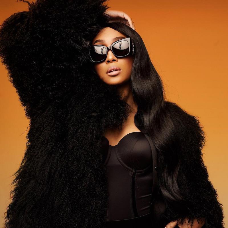 [TOP] Yves Saint Laurent YSL YSL One-Piece Nose Pads Sunglasses - Black