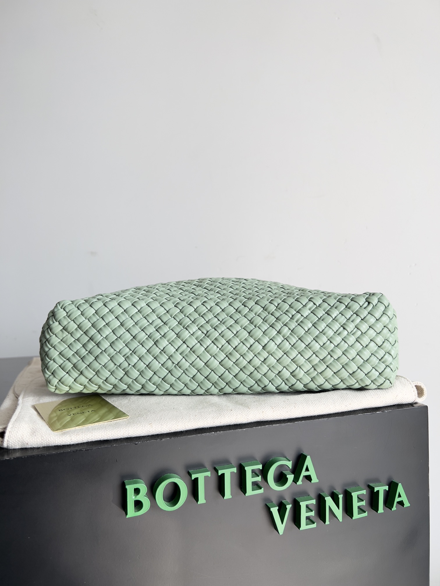 [TOP] Bottega Veneta BV TOSCA Handbag Small Woven 27 cm