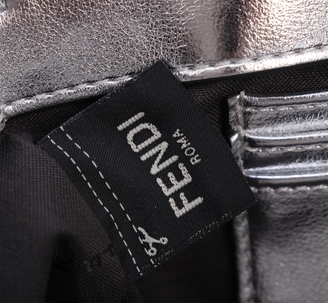 [TOP] FENDI Full Diamond Mini Baguette Bag 18×4×11cm - Silvery