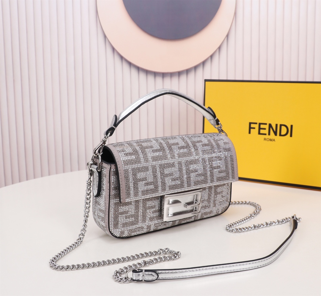 [TOP] FENDI Full Diamond Mini Baguette Bag 18×4×11cm - Silvery