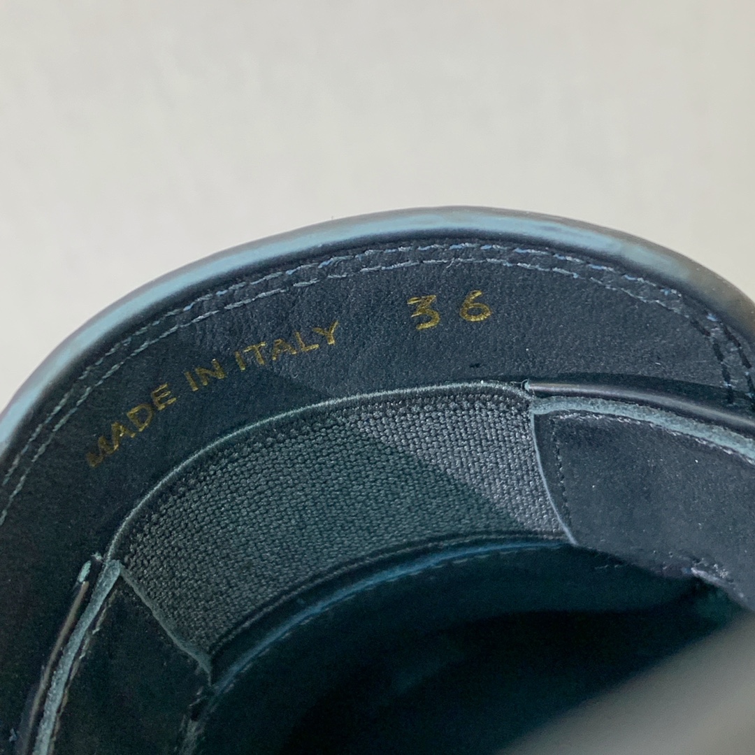 [TOP] PRADA Cow Patent Leather Shoes - 4 Styles