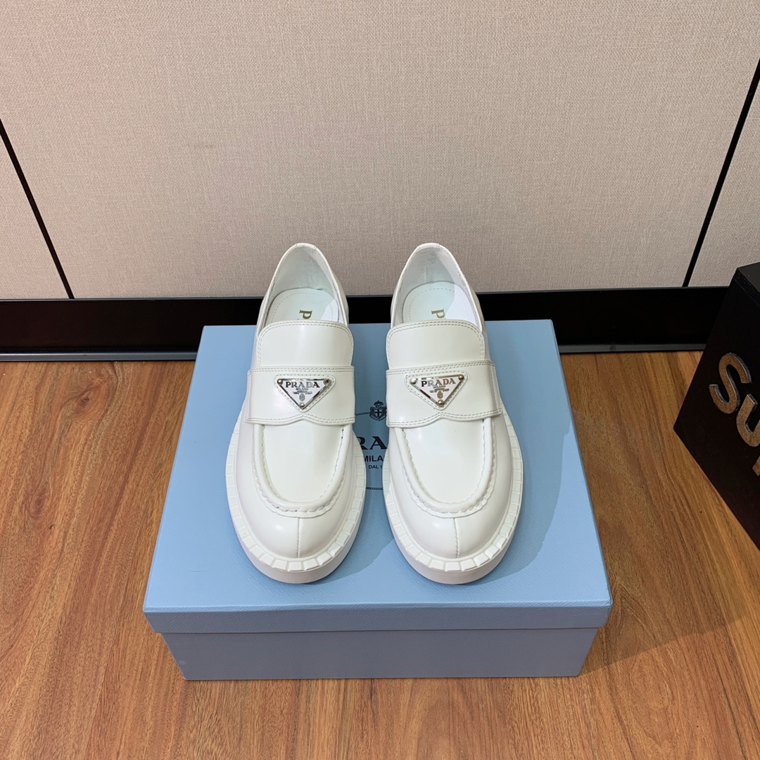 [TOP] PRADA Cow Patent Leather Shoes - 4 Styles