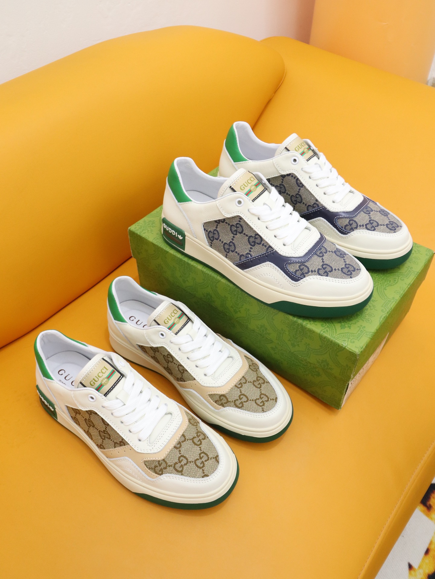 [TOP] GUCCI Cowhide Casual Shoes - 2 Colors