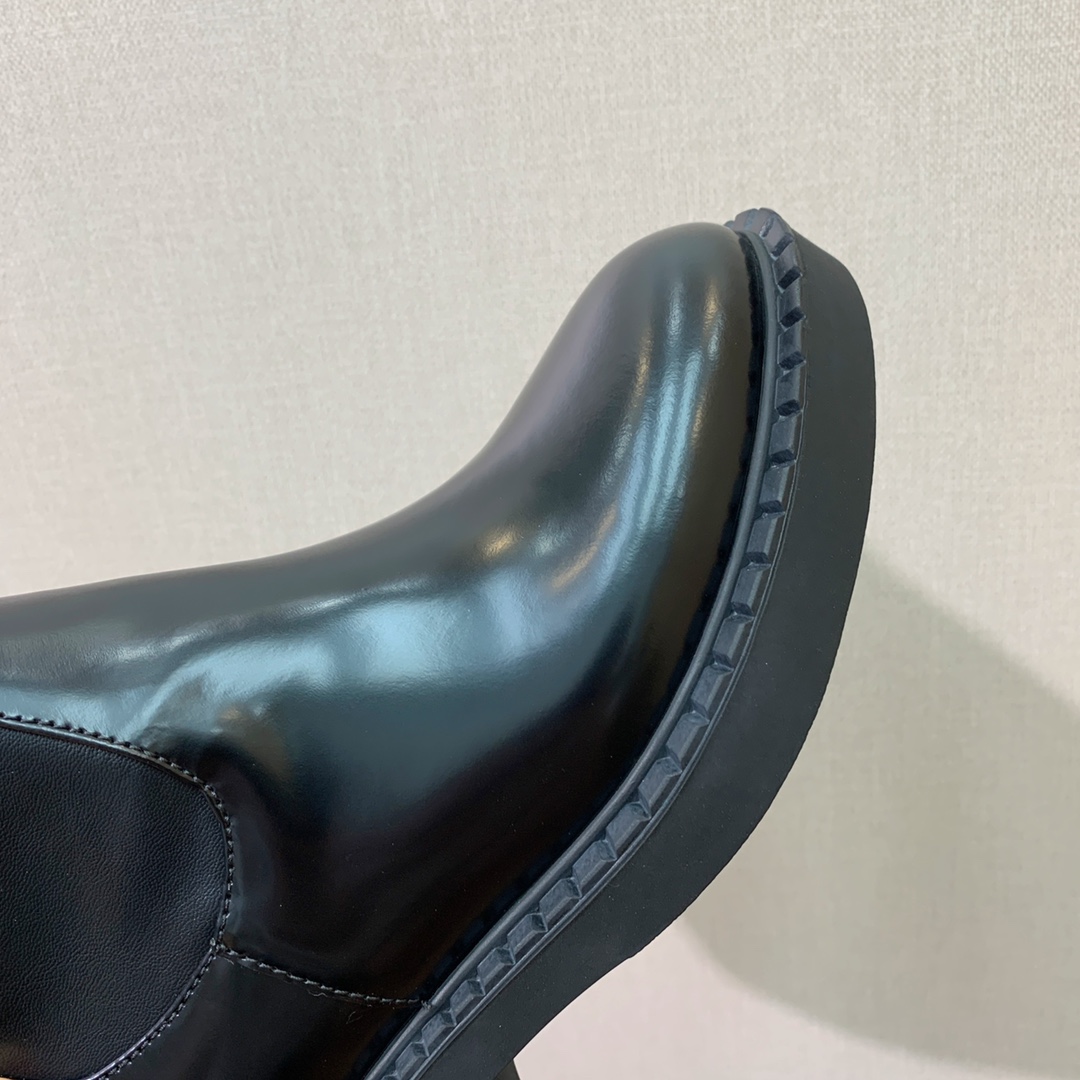 [TOP] PRADA Elastic Boots - Black