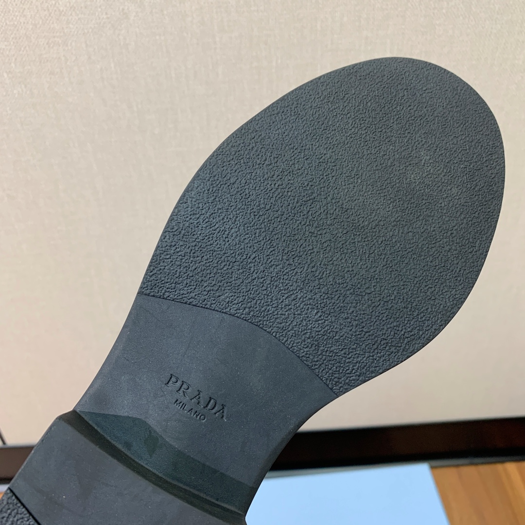 [TOP] PRADA Cow Patent Leather Shoes - 4 Styles