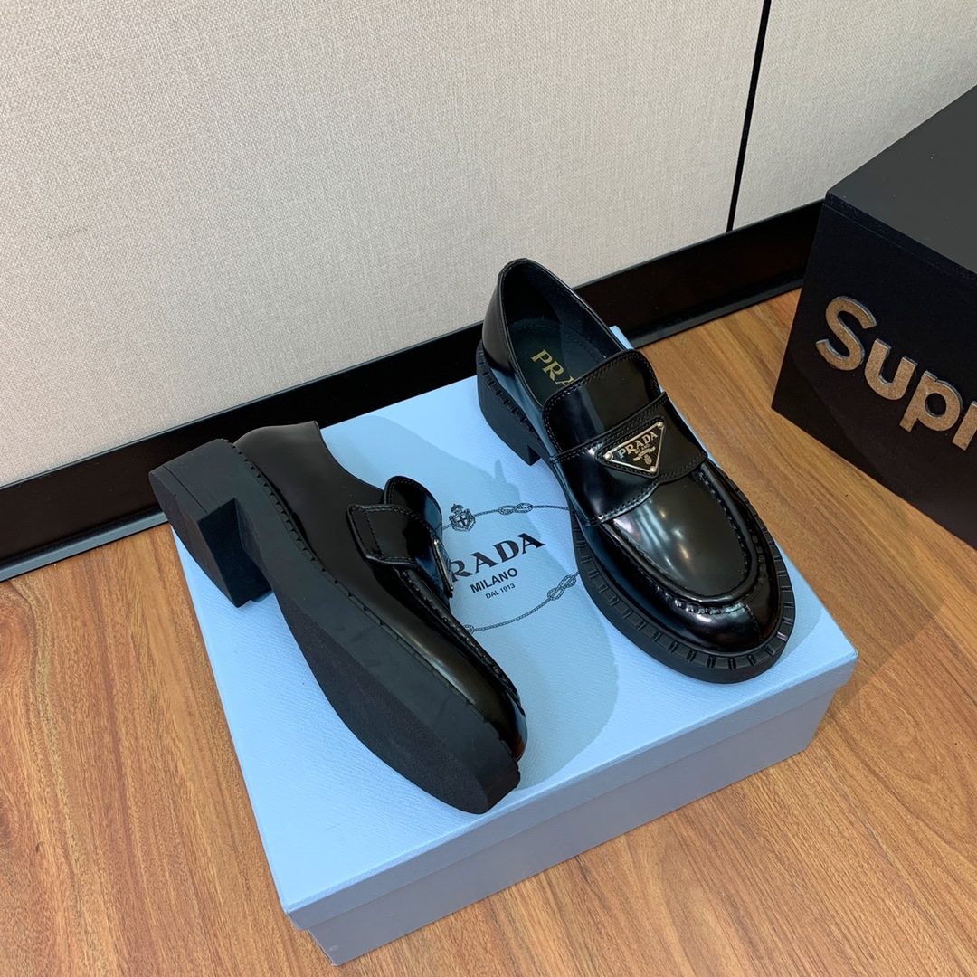 [TOP] PRADA Cow Patent Leather Shoes - 4 Styles