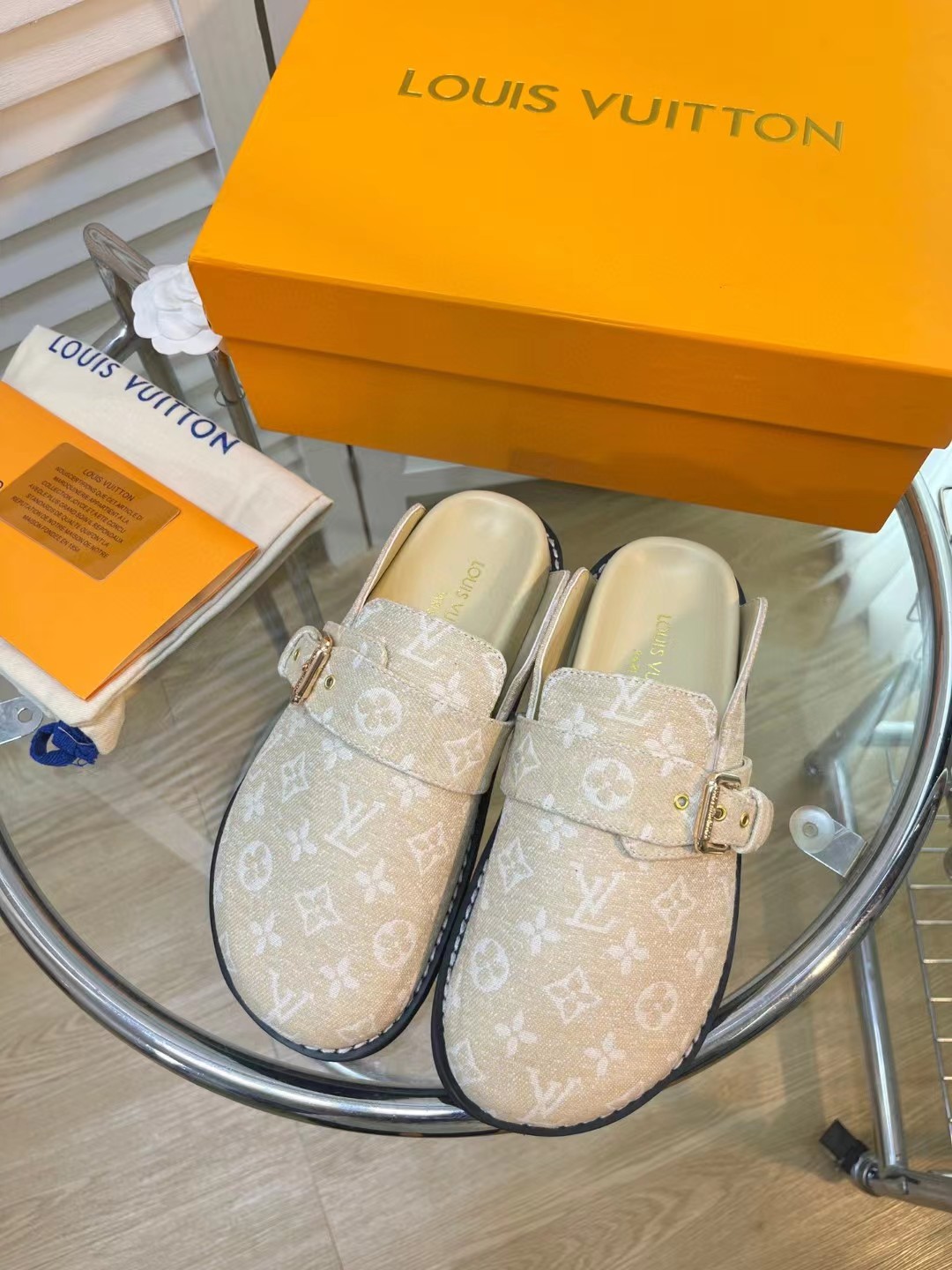 [TOP] Louis Vuitton LV  Fur Slippers - Monogram