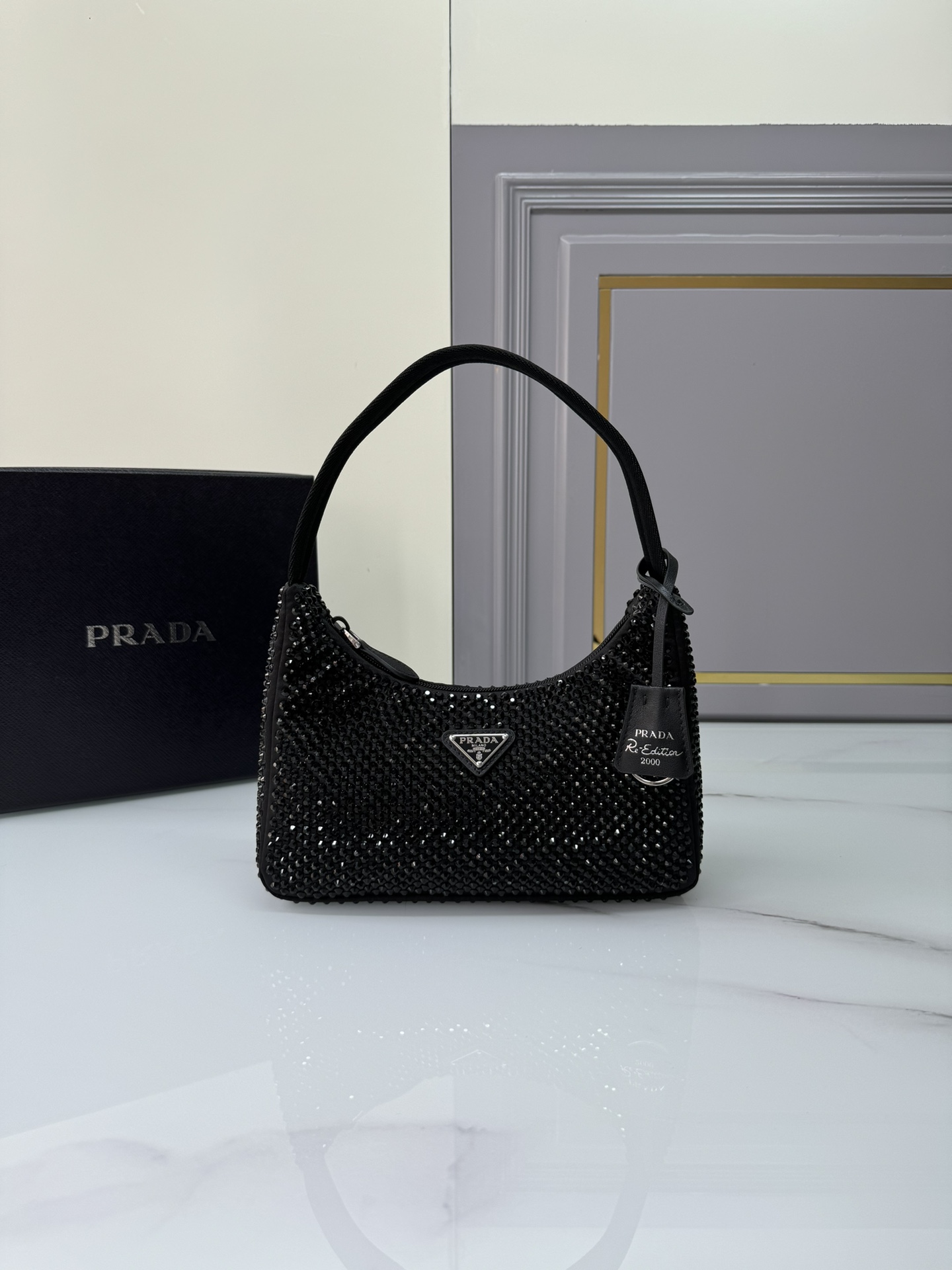 [TOP] PRADA Re-Edition 2000 Bag Crystal 23x13x5cm - Black