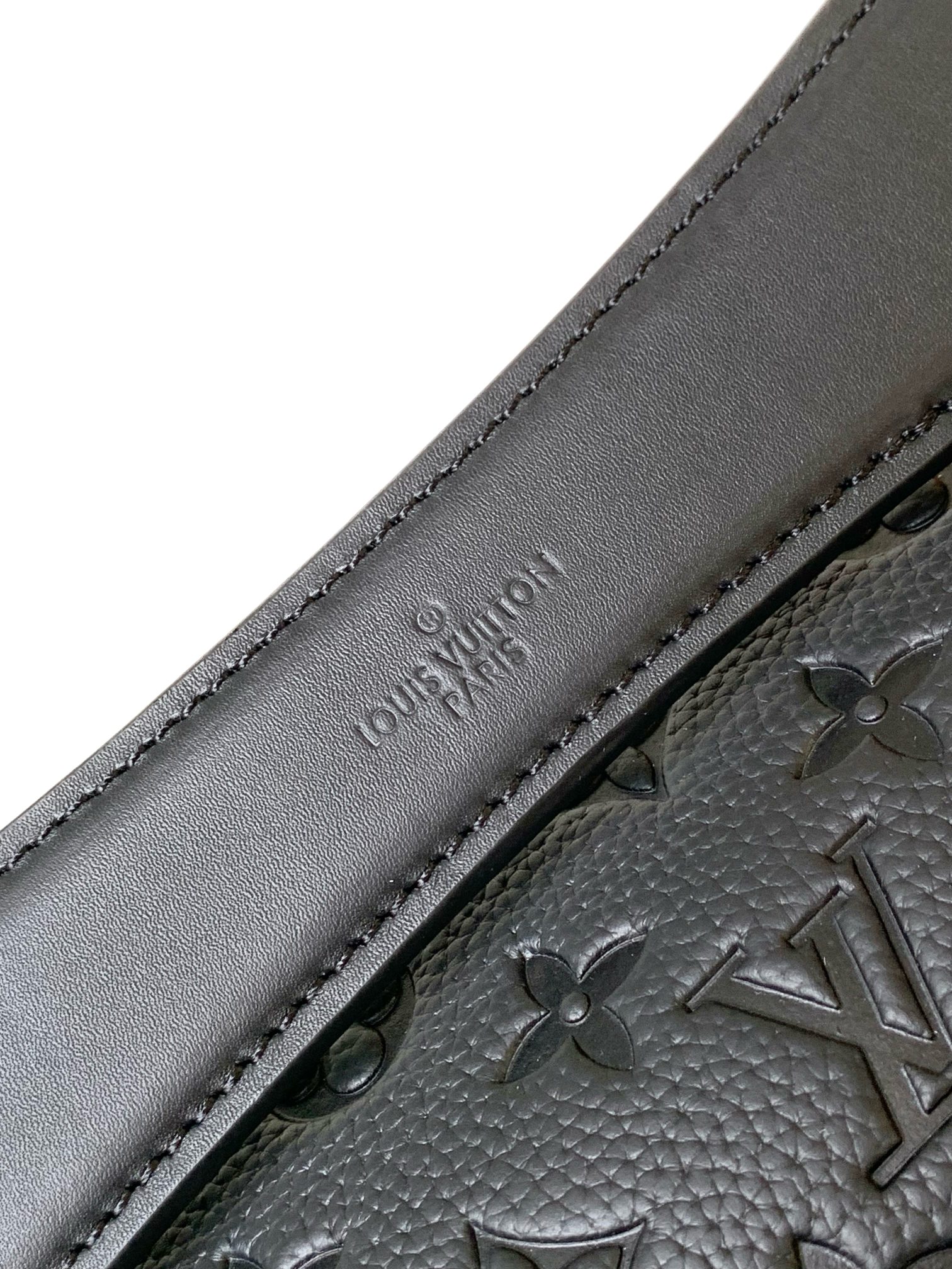 [TOP] Louis Vuitton LV Men's Soft Polochon Small Handbag  - 26x14x14CM - Black