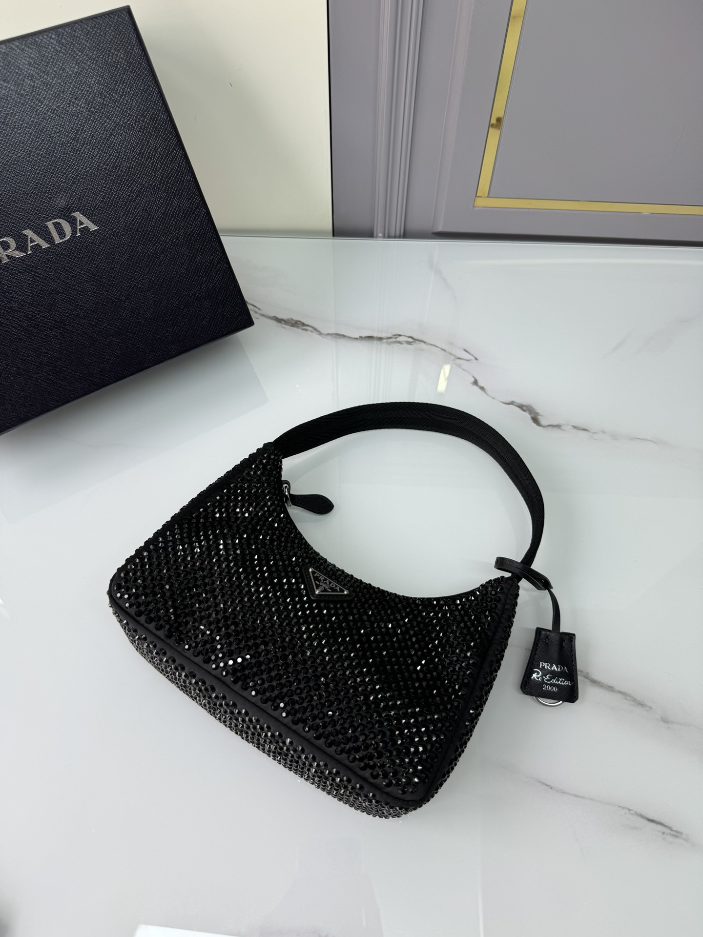 [TOP] PRADA Re-Edition 2000 Bag Crystal 23x13x5cm - Black