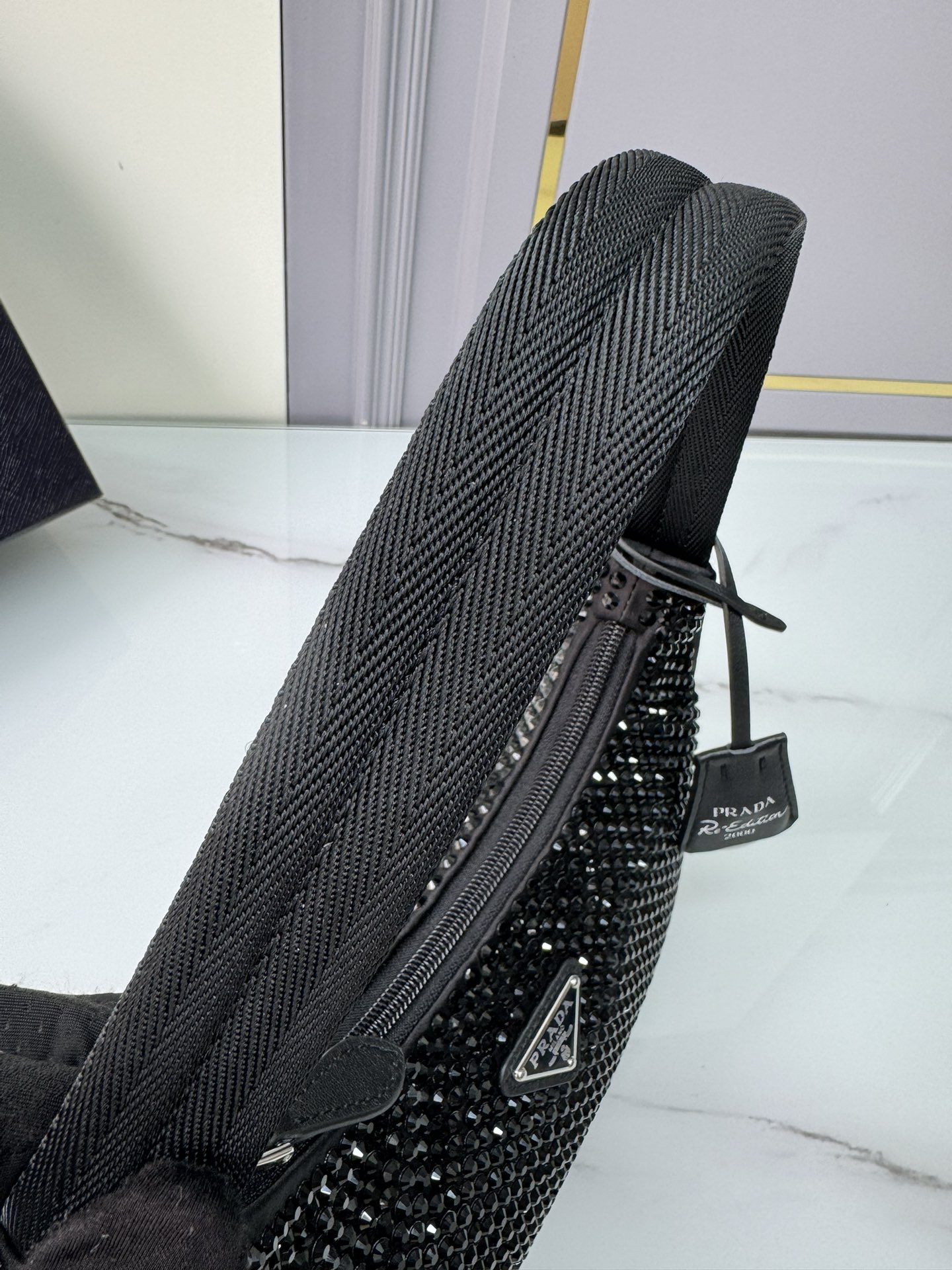 [TOP] PRADA Re-Edition 2000 Bag Crystal 23x13x5cm - Black