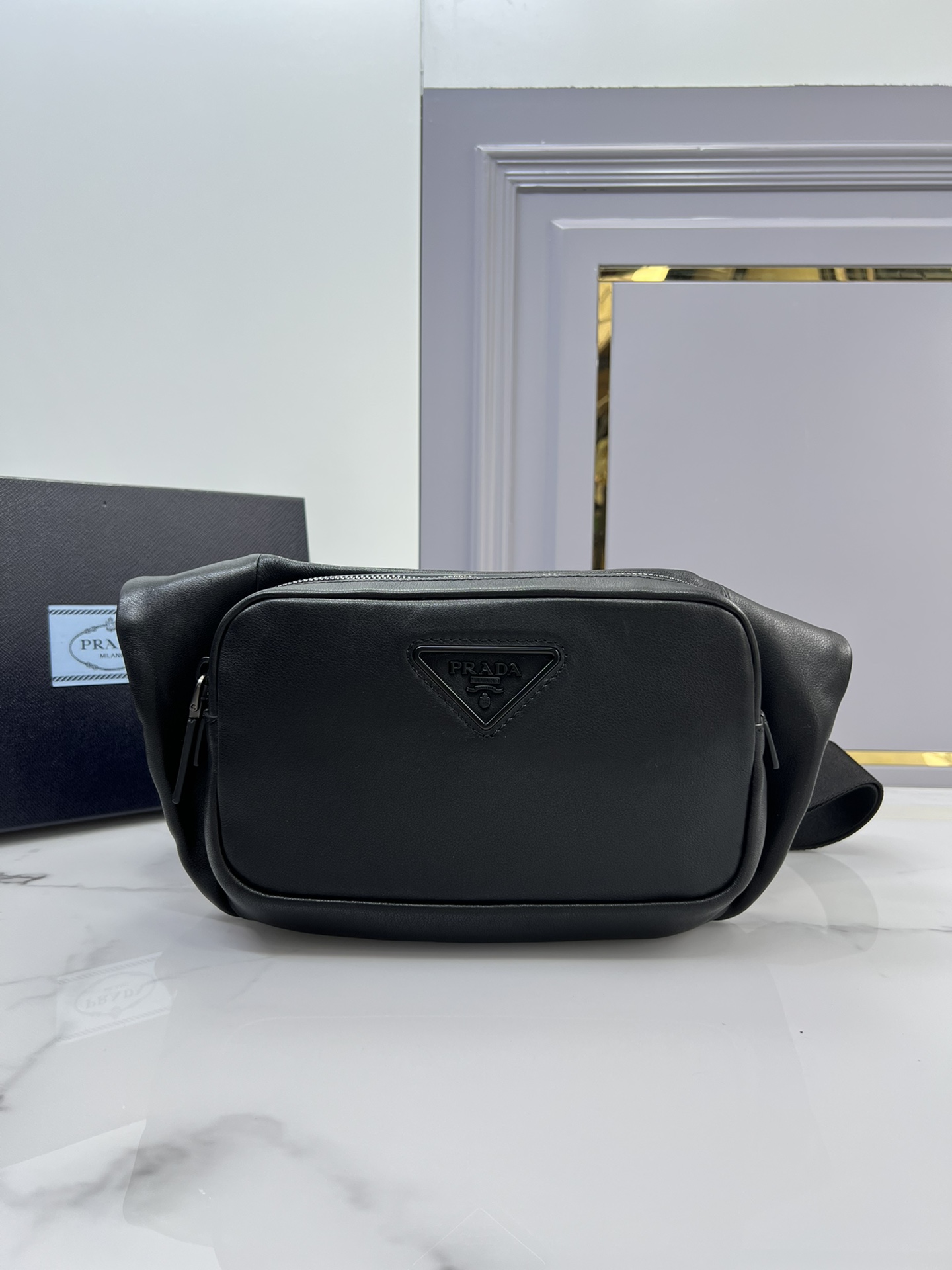 [TOP] PRADA Messenger Bag Leather 22x16.5x5cm - Black