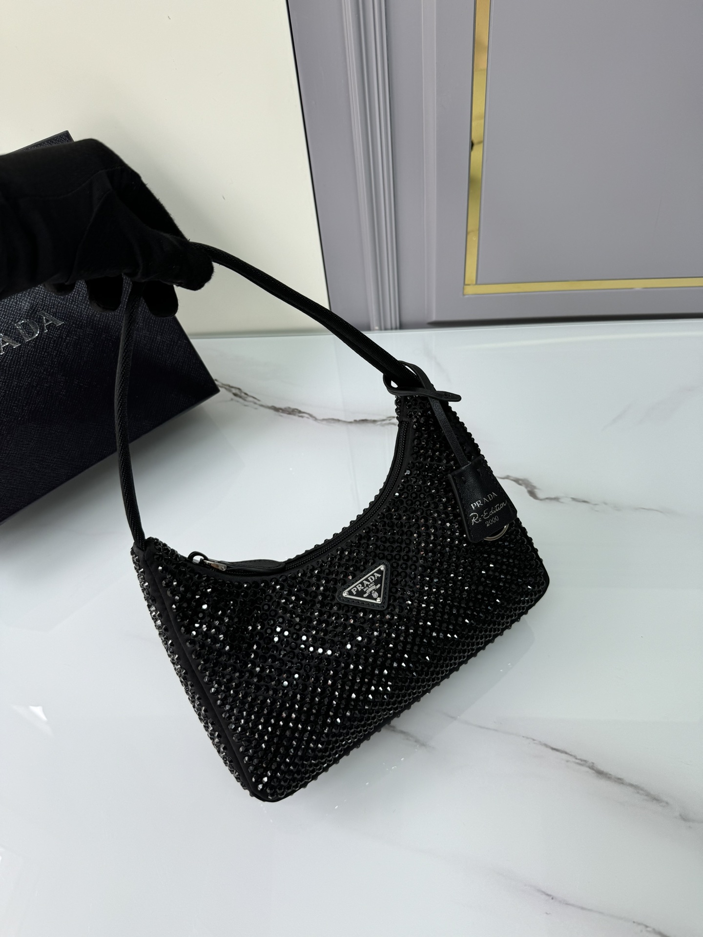 [TOP] PRADA Re-Edition 2000 Bag Crystal 23x13x5cm - Black