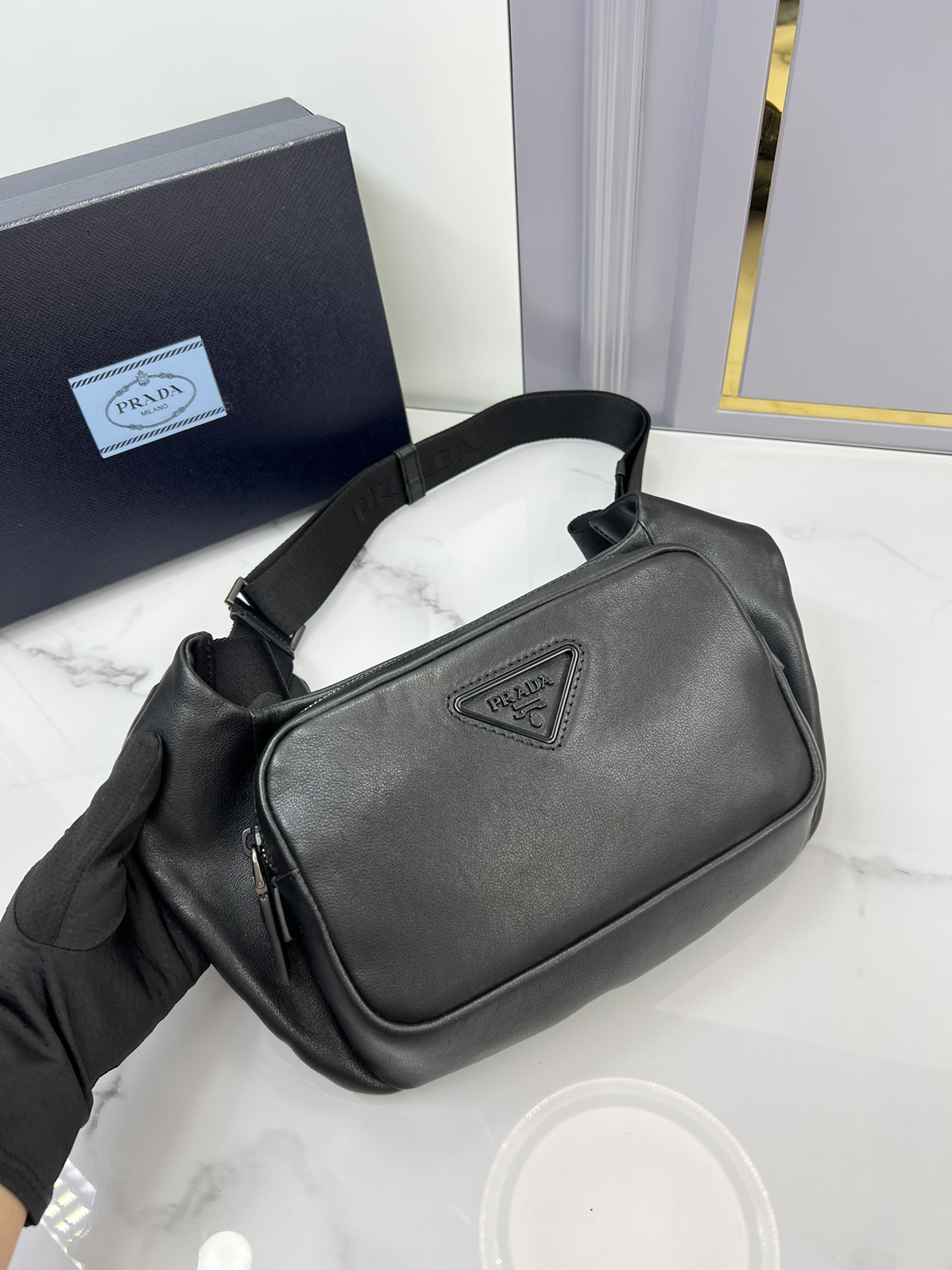 [TOP] PRADA Messenger Bag Leather 22x16.5x5cm - Black