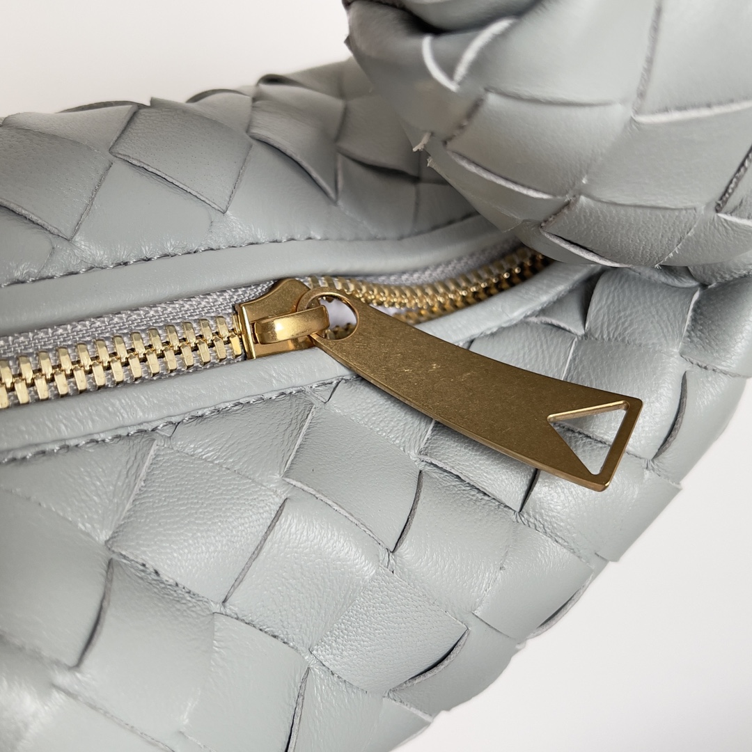 [TOP] Bottega Veneta BV Jodie Bag Lambskin Leather Braid 23 cm