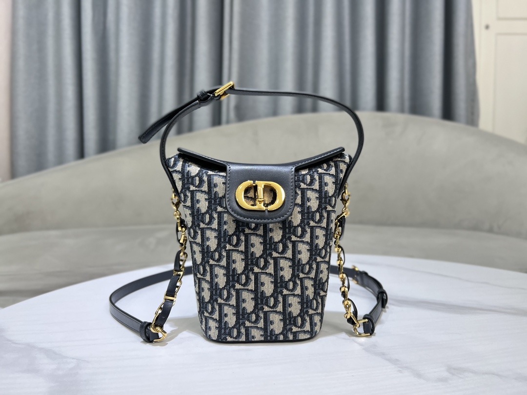 [Top] Christian Dior Cowhide 30 Montaigne Mini Chain Bucket Bag - 17x18x8cm