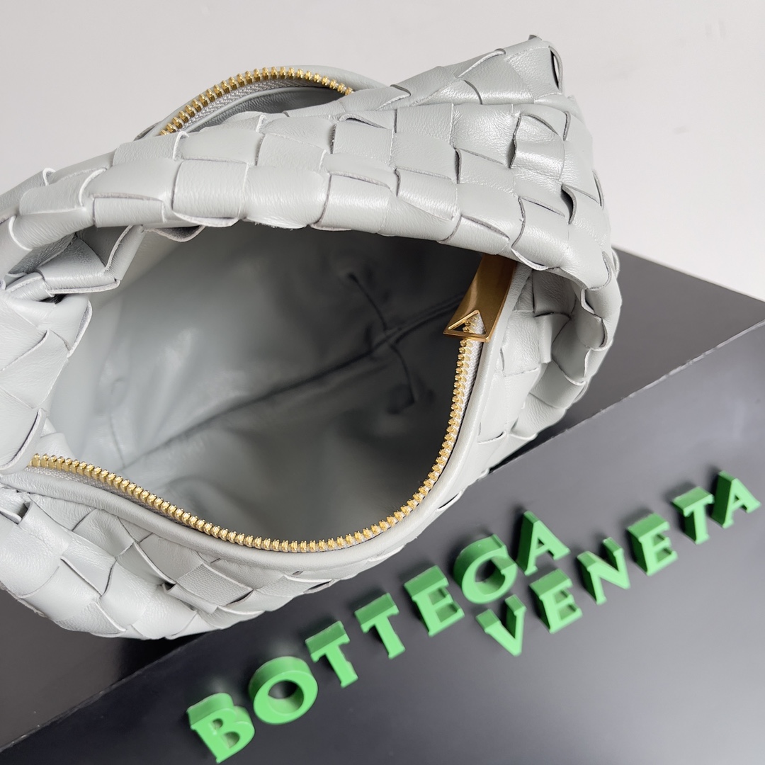[TOP] Bottega Veneta BV Jodie Bag Lambskin Leather Braid 23 cm