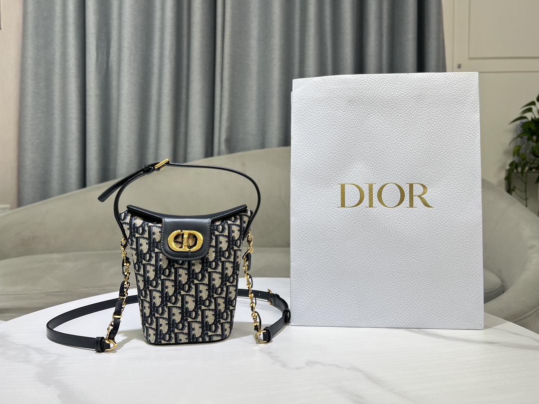 [Top] Christian Dior Cowhide 30 Montaigne Mini Chain Bucket Bag - 17x18x8cm